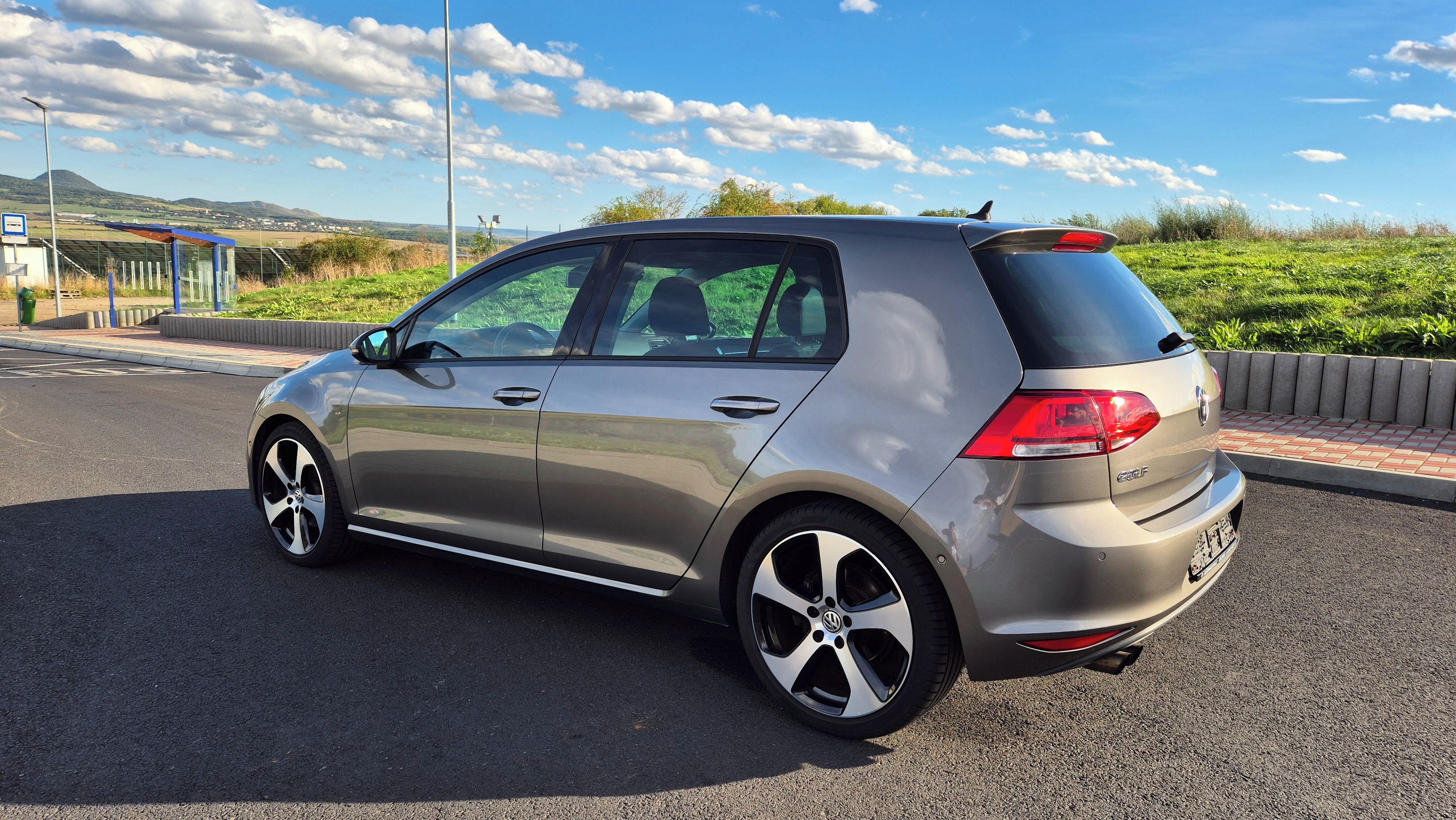 Volkswagen Golf, VII 1,4tsi Highline - fotka 4