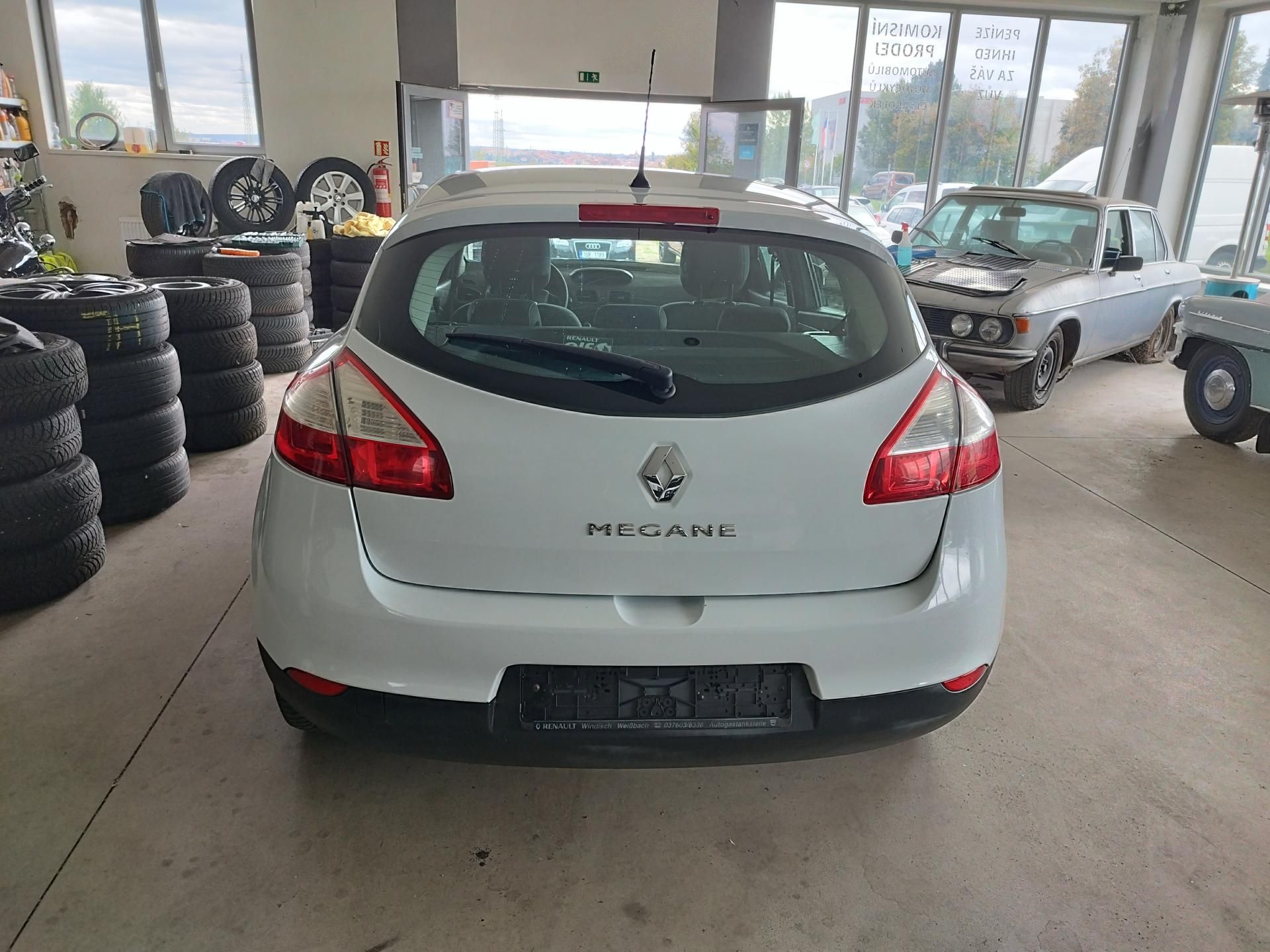 Renault Mégane, 1,6i 81KW klima najeto 99000 - fotka 6