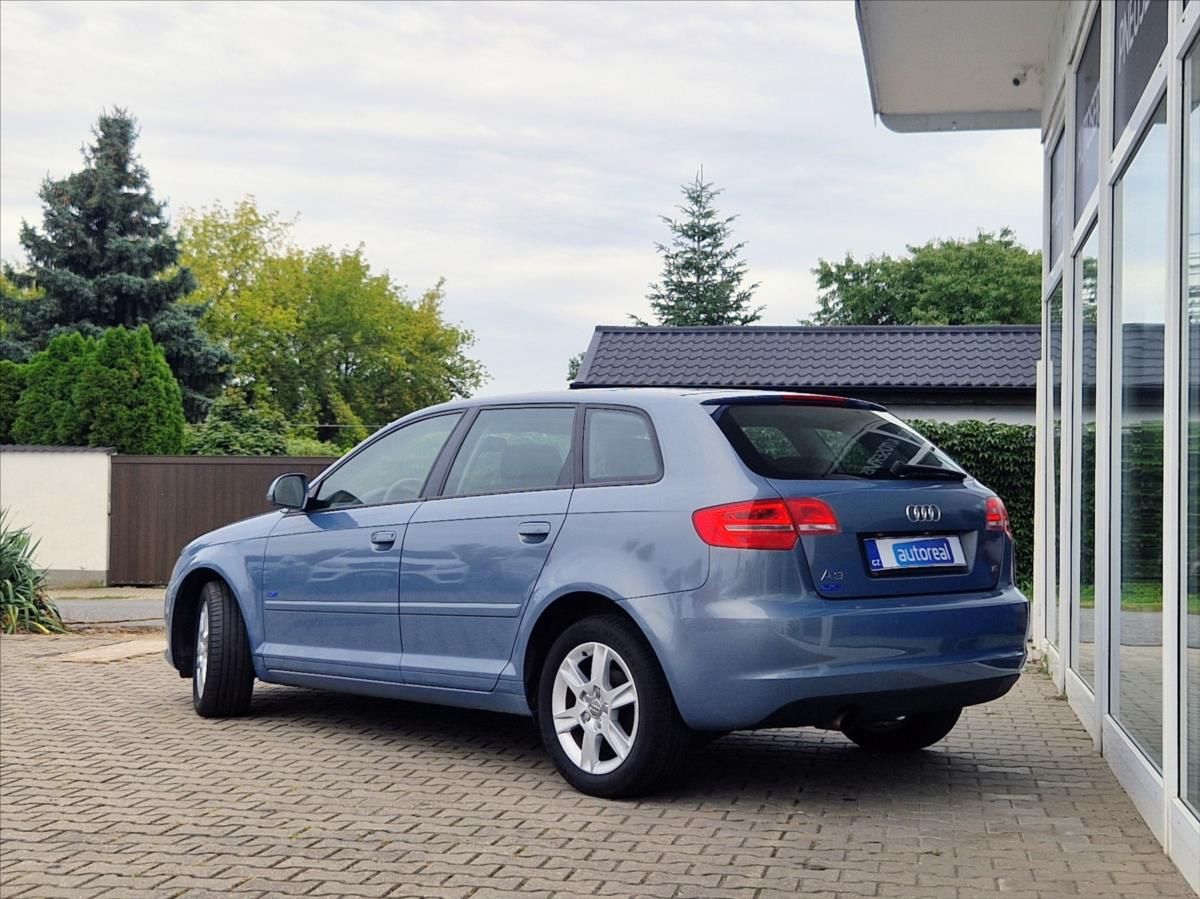 Audi A3, 1,6 TDI SPORTBACK AUTOAC ŠÍBR - fotka 3
