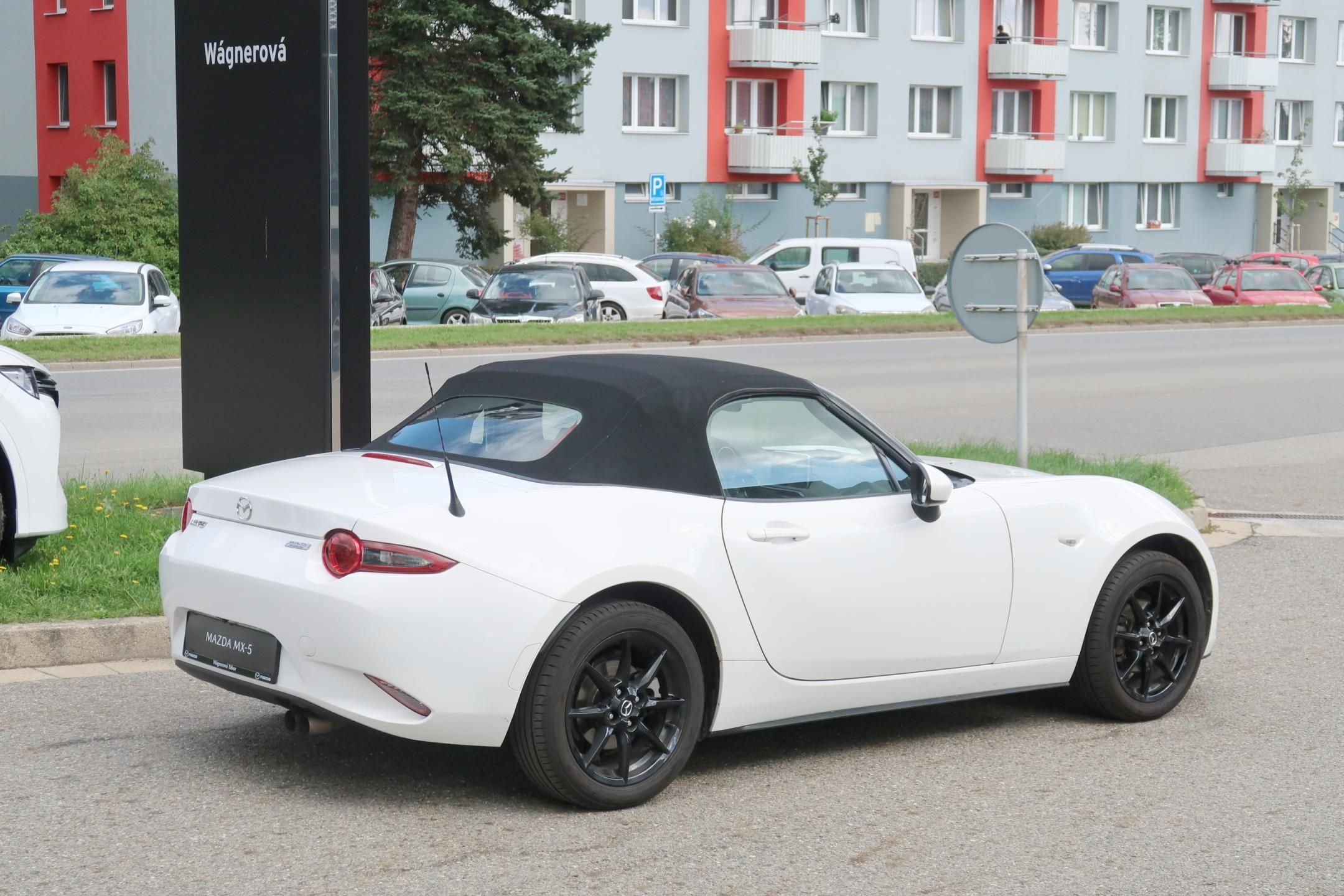 Mazda MX-5, 1,5 G130 Centr-Line, kam.,NAVI - fotka 5
