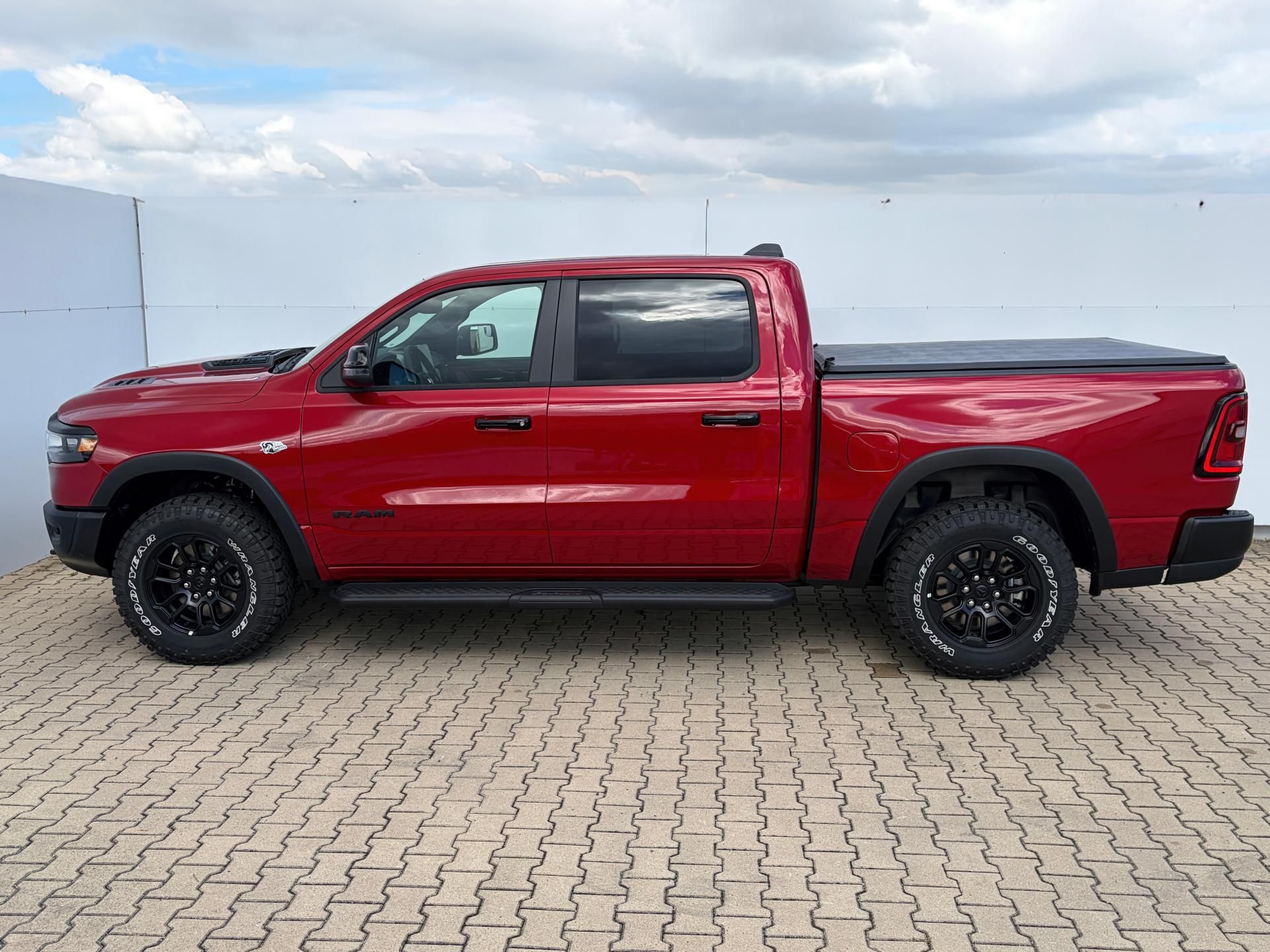 RAM 1500, REBEL V8 HEMI 2026 - fotka 3