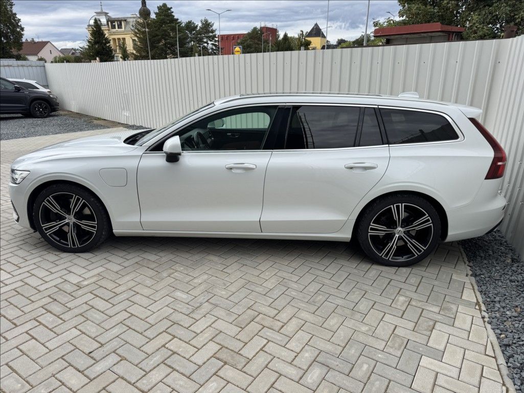 Volvo V60, 2,0 T6 AWD Inscription DPH ČR - fotka 4