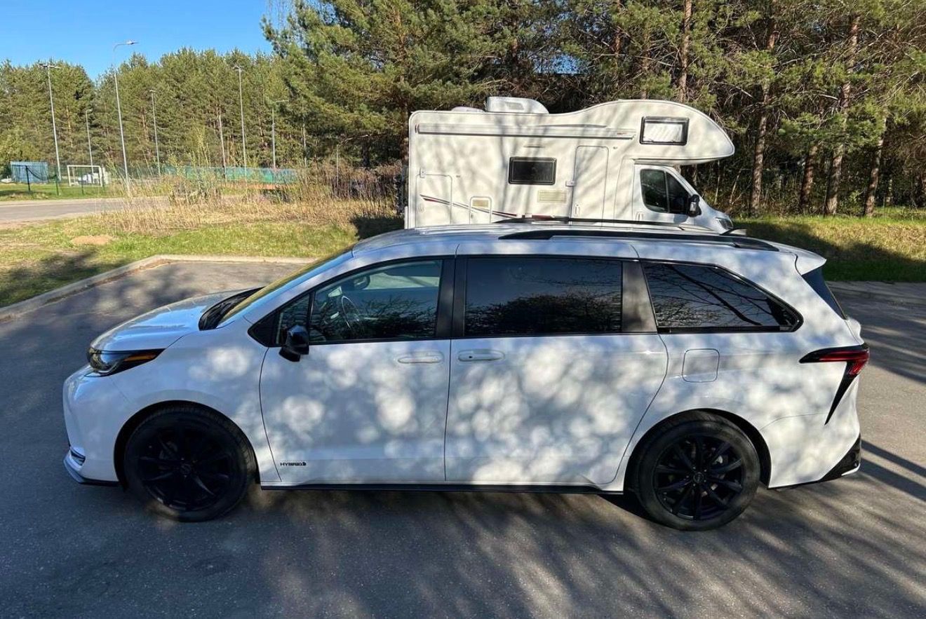 Toyota Sienna, 2.5L LE 8Mist - fotka 5