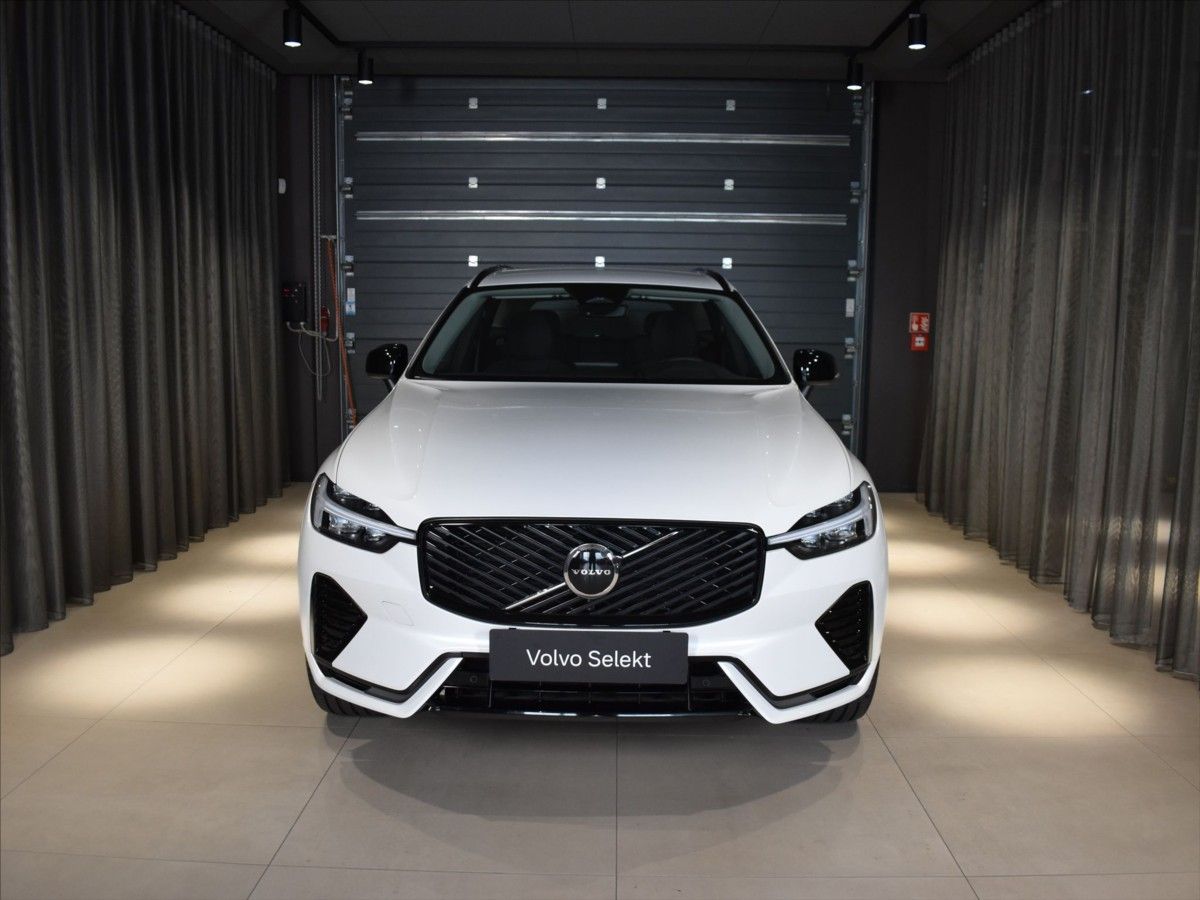 Volvo XC60, 2,0 B5 AWD PLUS BLIS,Bezklíč - fotka 4