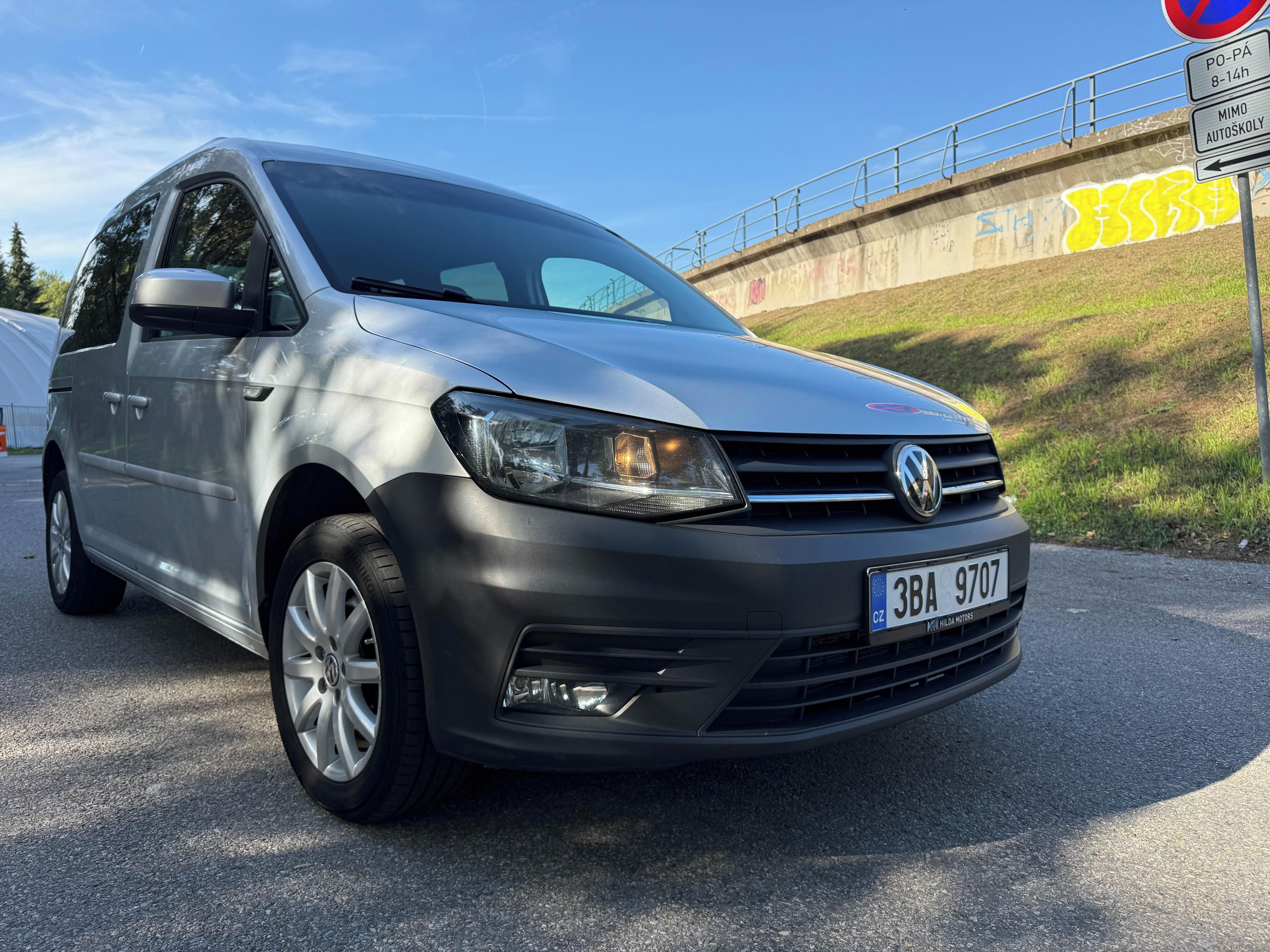 Volkswagen Caddy, 75kw | 2018 | VÝBAVA | TZ | RE - fotka 4