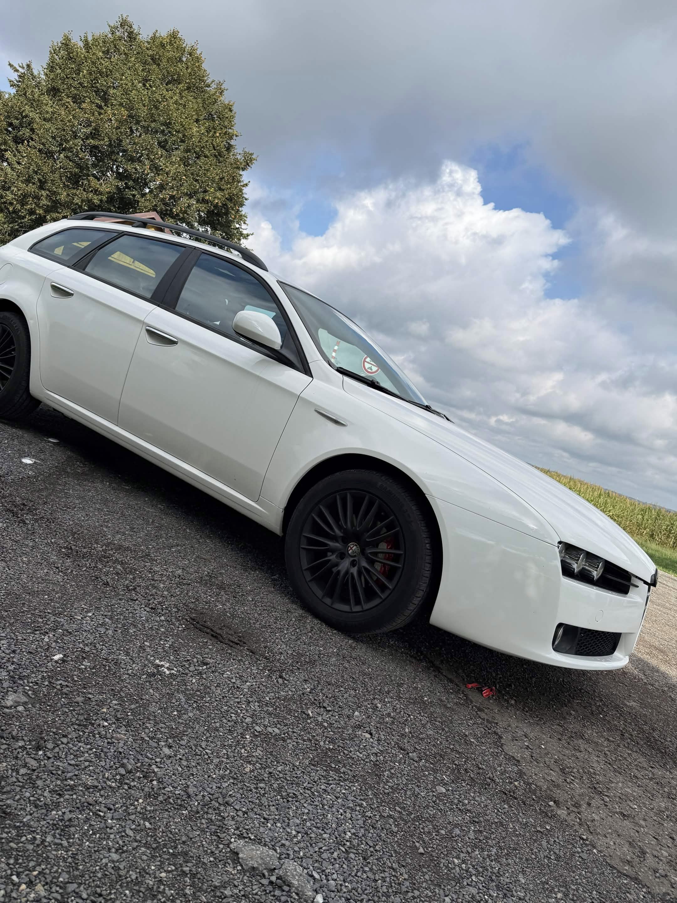 Alfa Romeo 159, 2.0 JTdm - fotka 4