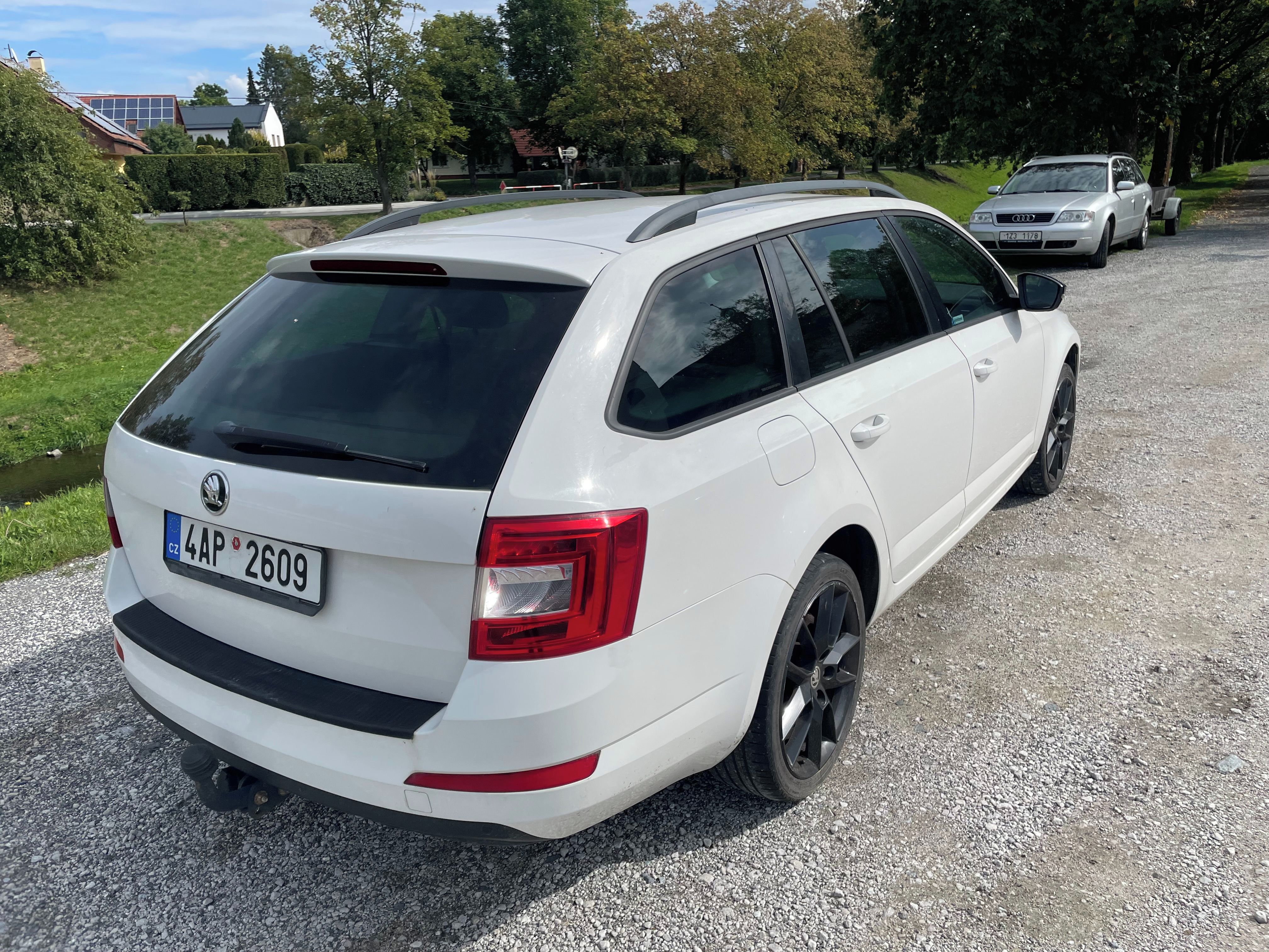 Škoda Octavia, 1.6 TDI 77kW, Sportline - fotka 5