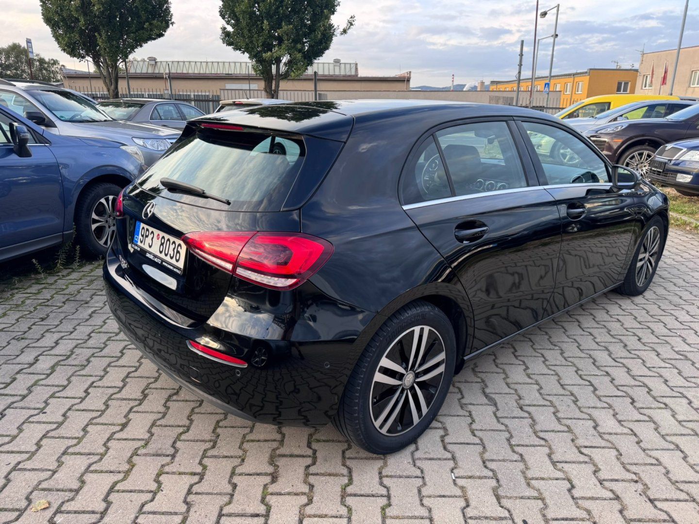 Mercedes-Benz Třídy A, 180D 1,5 85 KW AUTOMAT SPORTB. - fotka 5