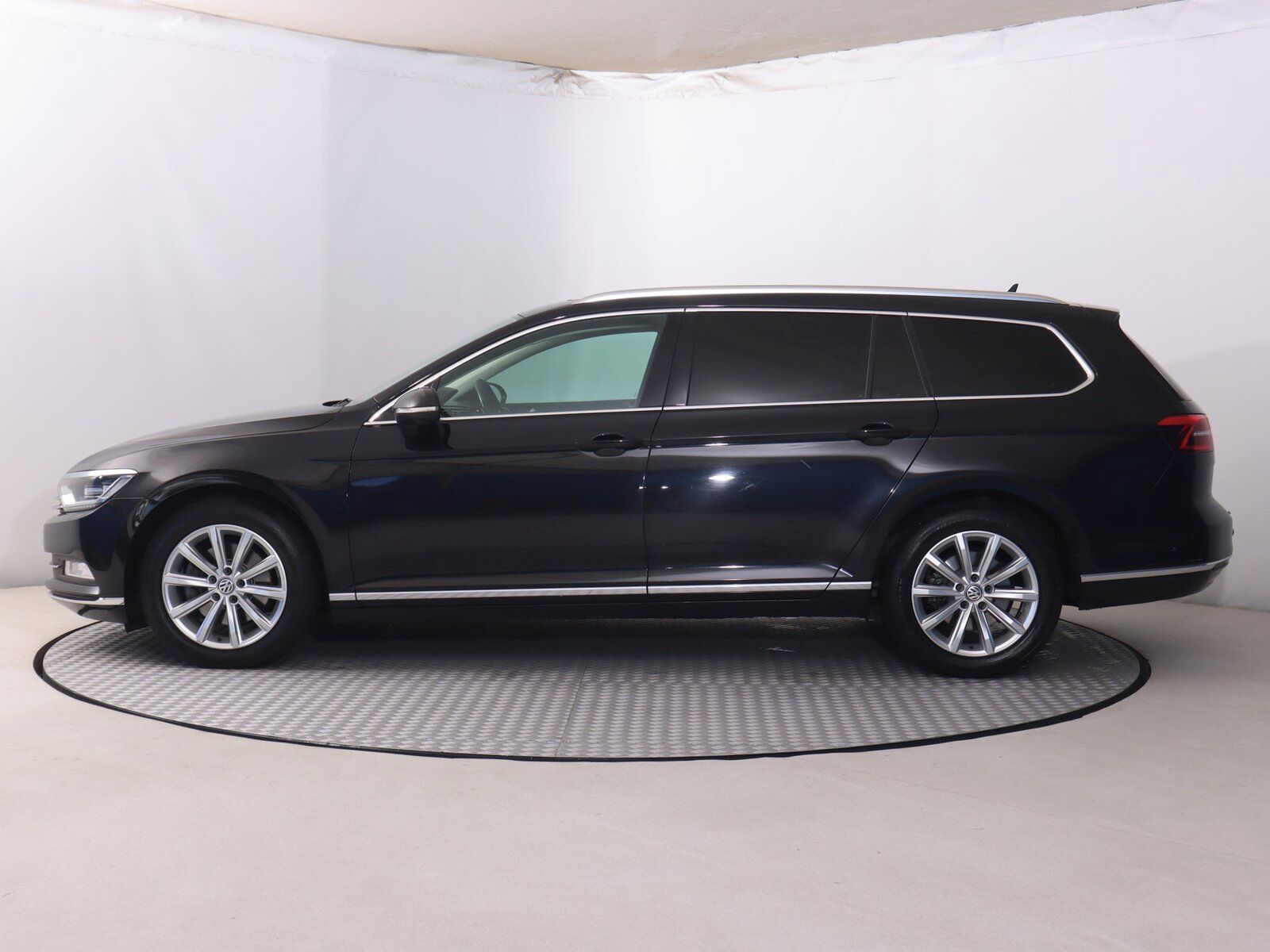 Volkswagen Passat, 2.0 TDI, Automat - fotka 3