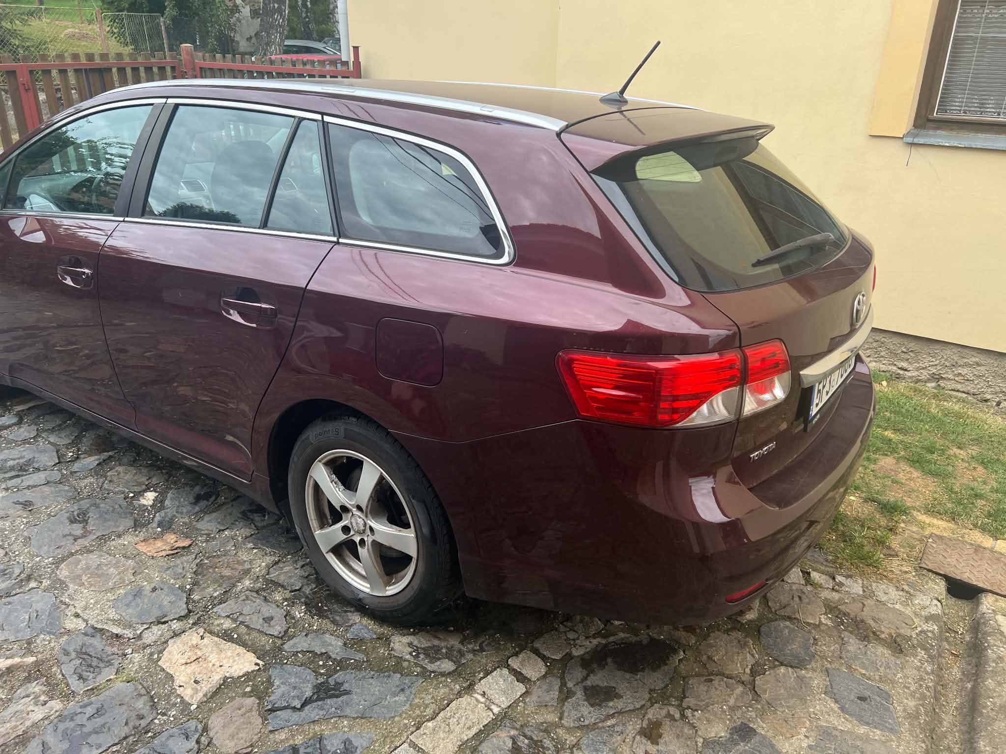 Toyota Avensis, 1.8 benzin 108kW 1 majitel - fotka 3