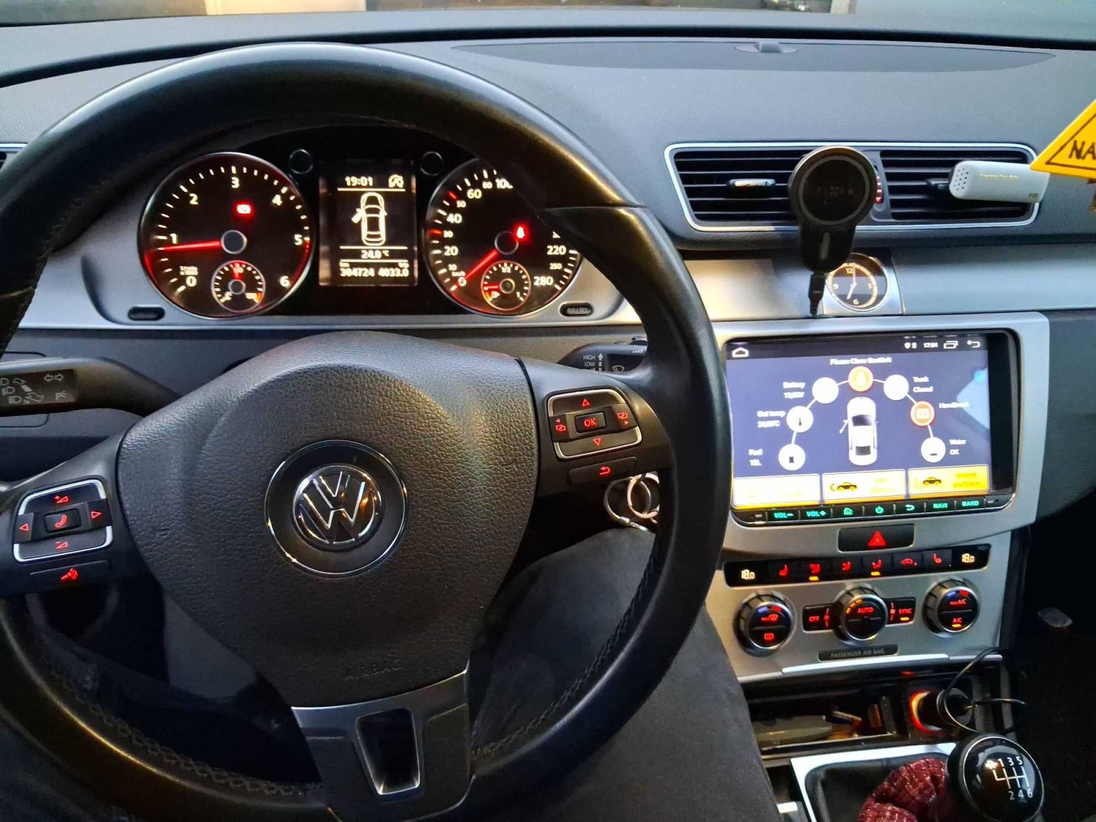 Volkswagen CC, 2.0 TDI, Kožené sedačky - fotka 3