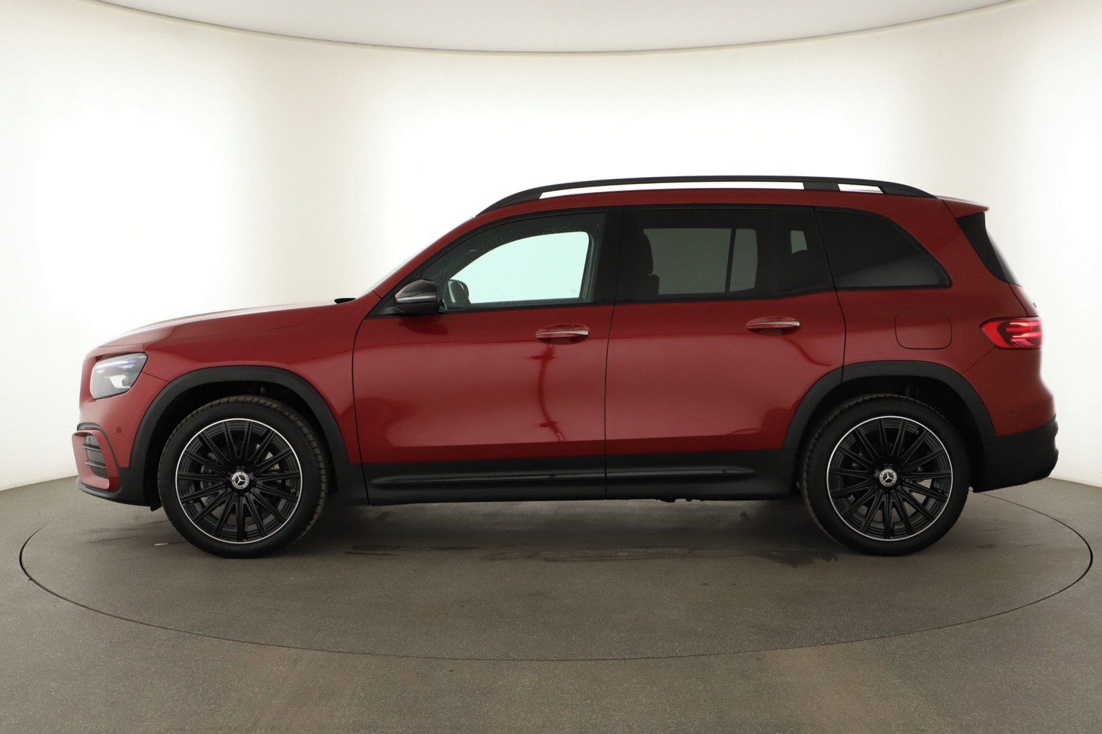 Mercedes-Benz GLB, GLB 200 d 4MATIC, AMG Line - fotka 2