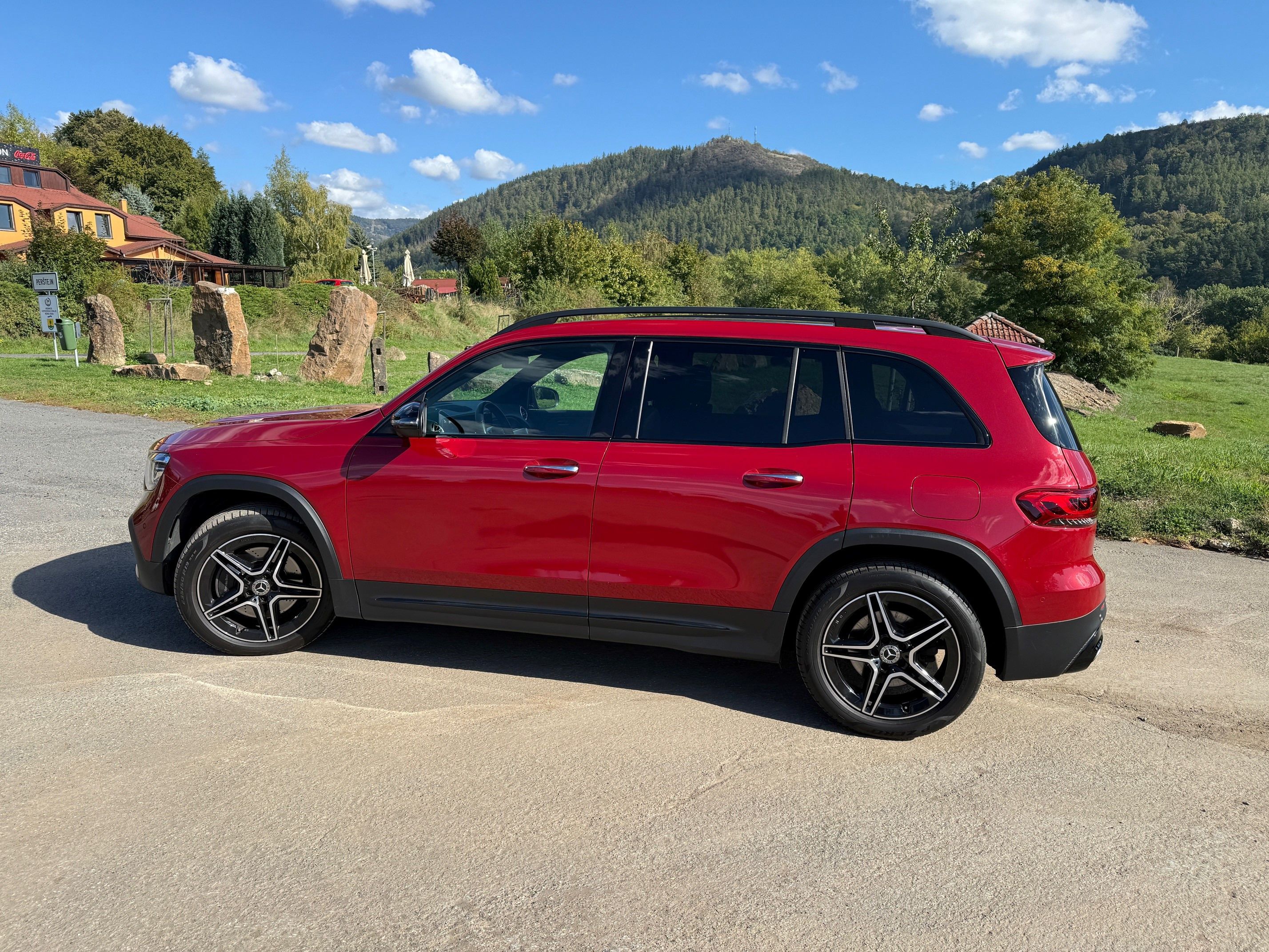 Mercedes-Benz GLB, AMG paket - fotka 3