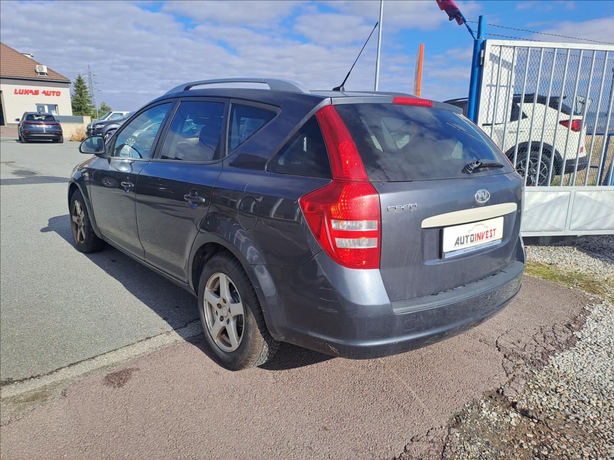 Kia Cee´d, 1,6 CRDi - fotka 4
