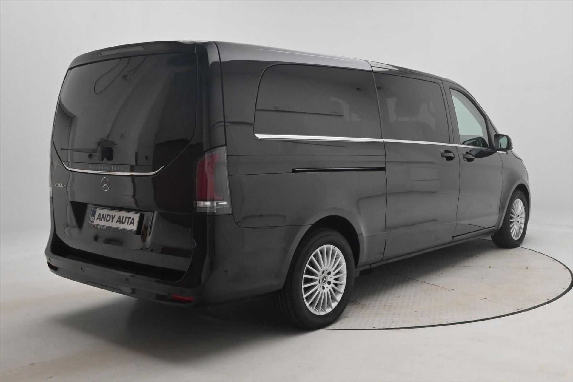Mercedes-Benz Třídy V, 2,0 300D 174kW XL Avantgarde 8 - fotka 5