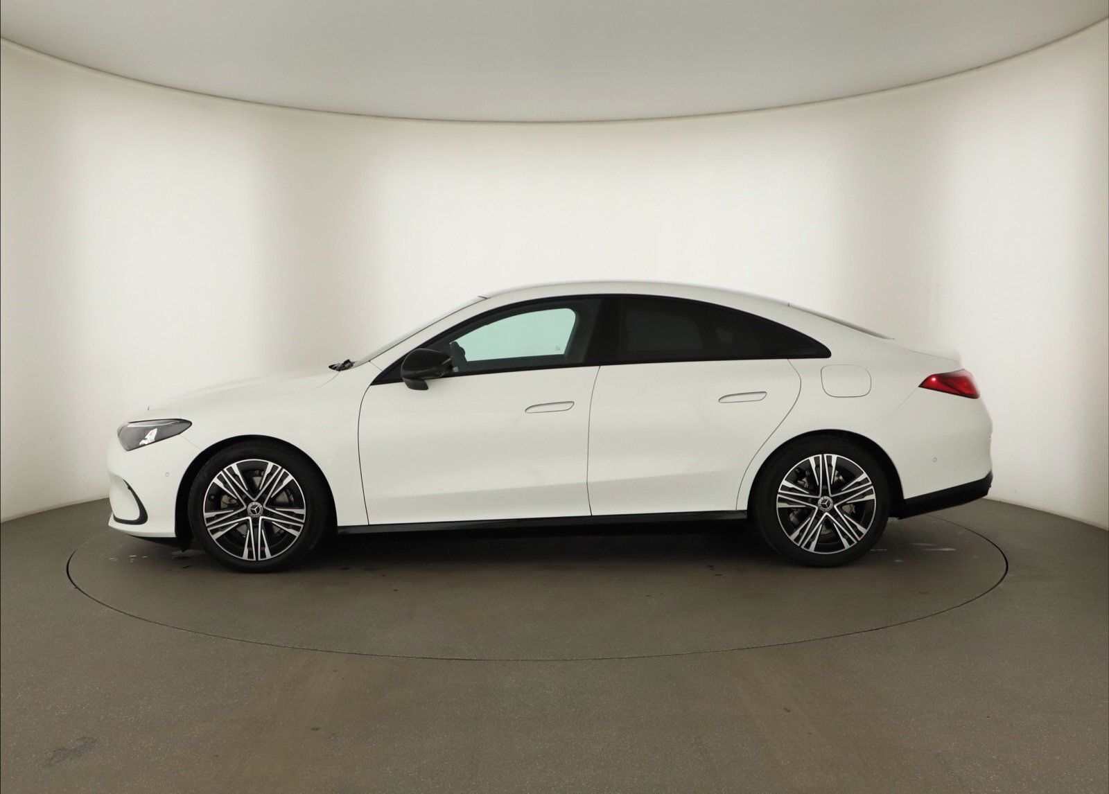 Mercedes-Benz CLA, 180 - fotka 2