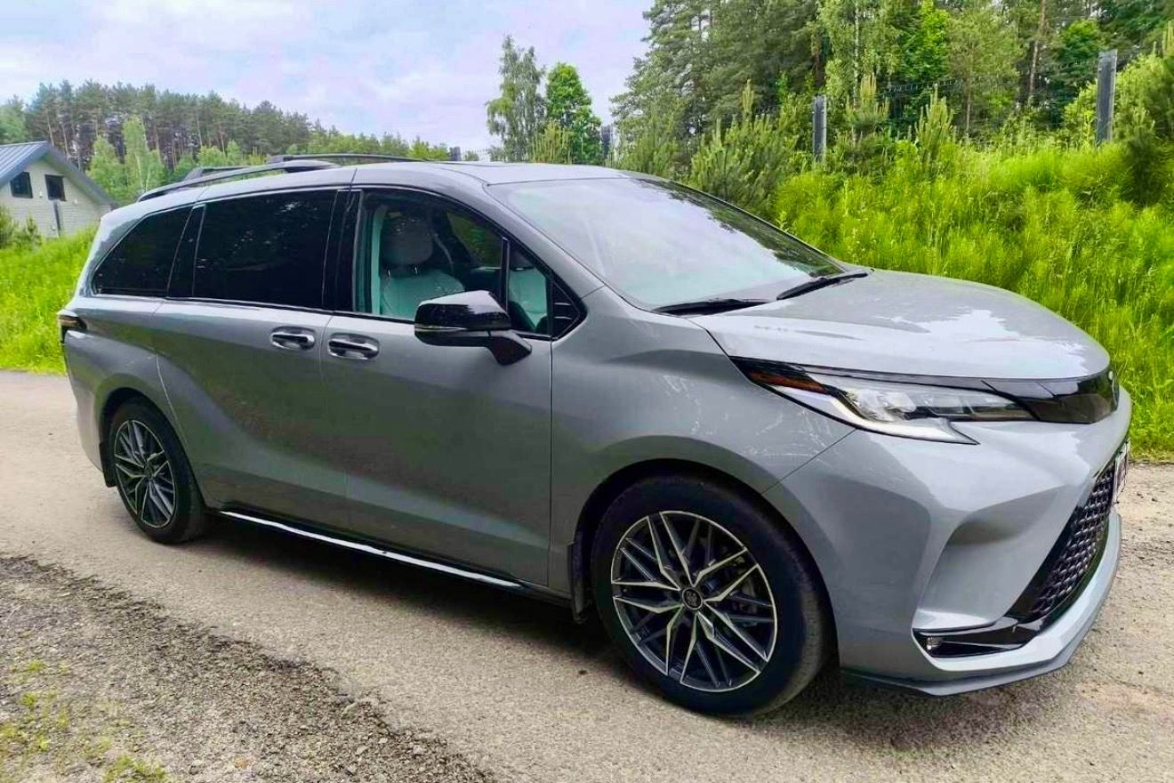 Toyota Sienna, 2.5L XLE - fotka 4
