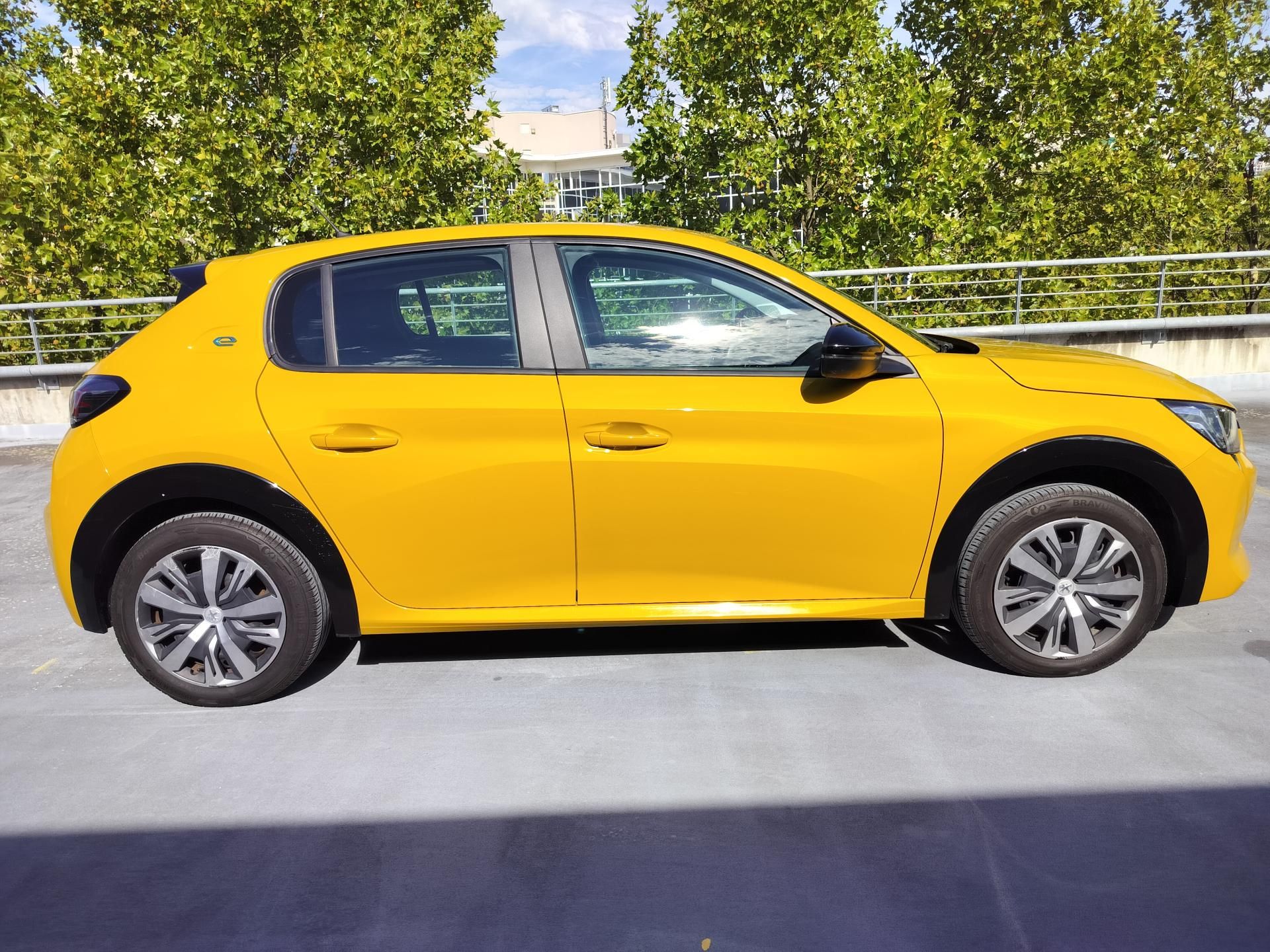 Peugeot 208, e - fotka 6