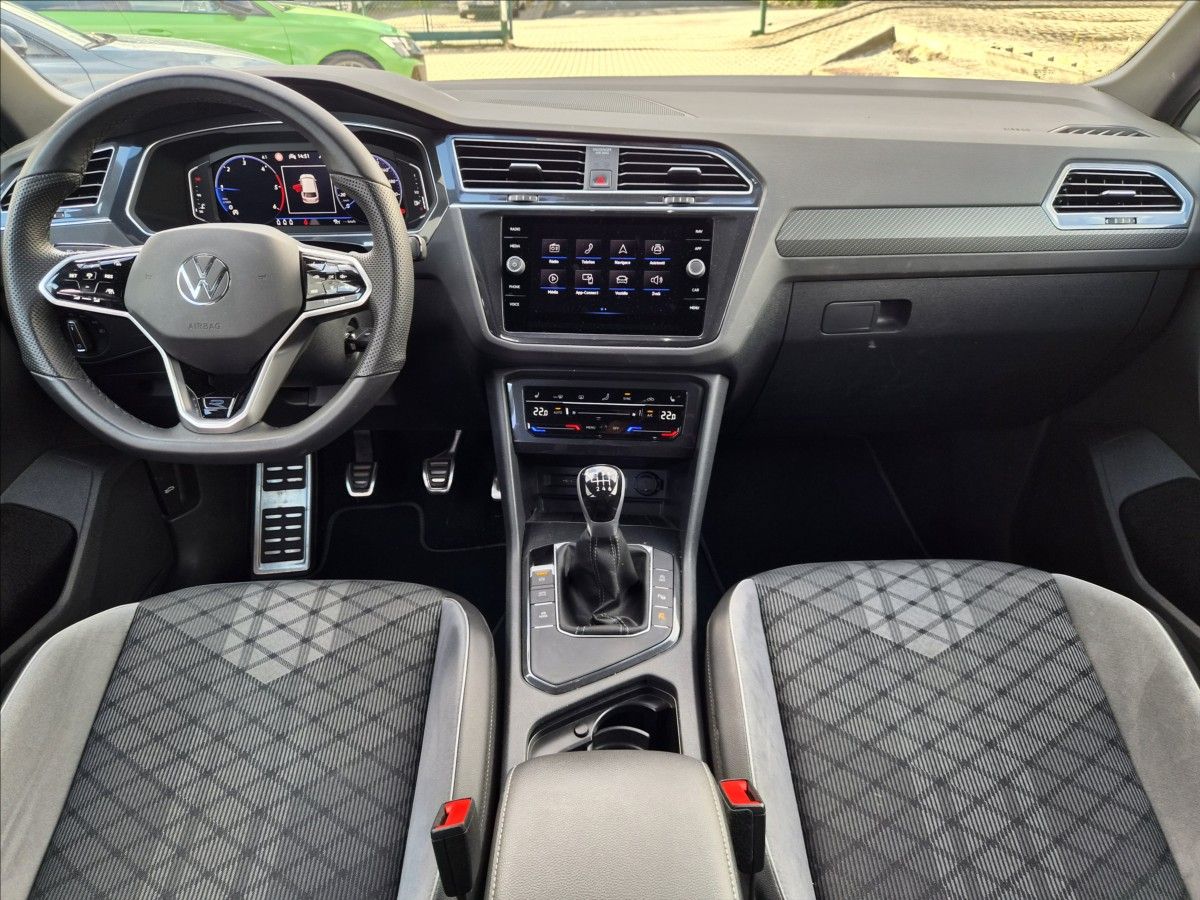 Volkswagen Tiguan, 2,0 TDi R-Line *IQ LIGHT*KAMER - fotka 6