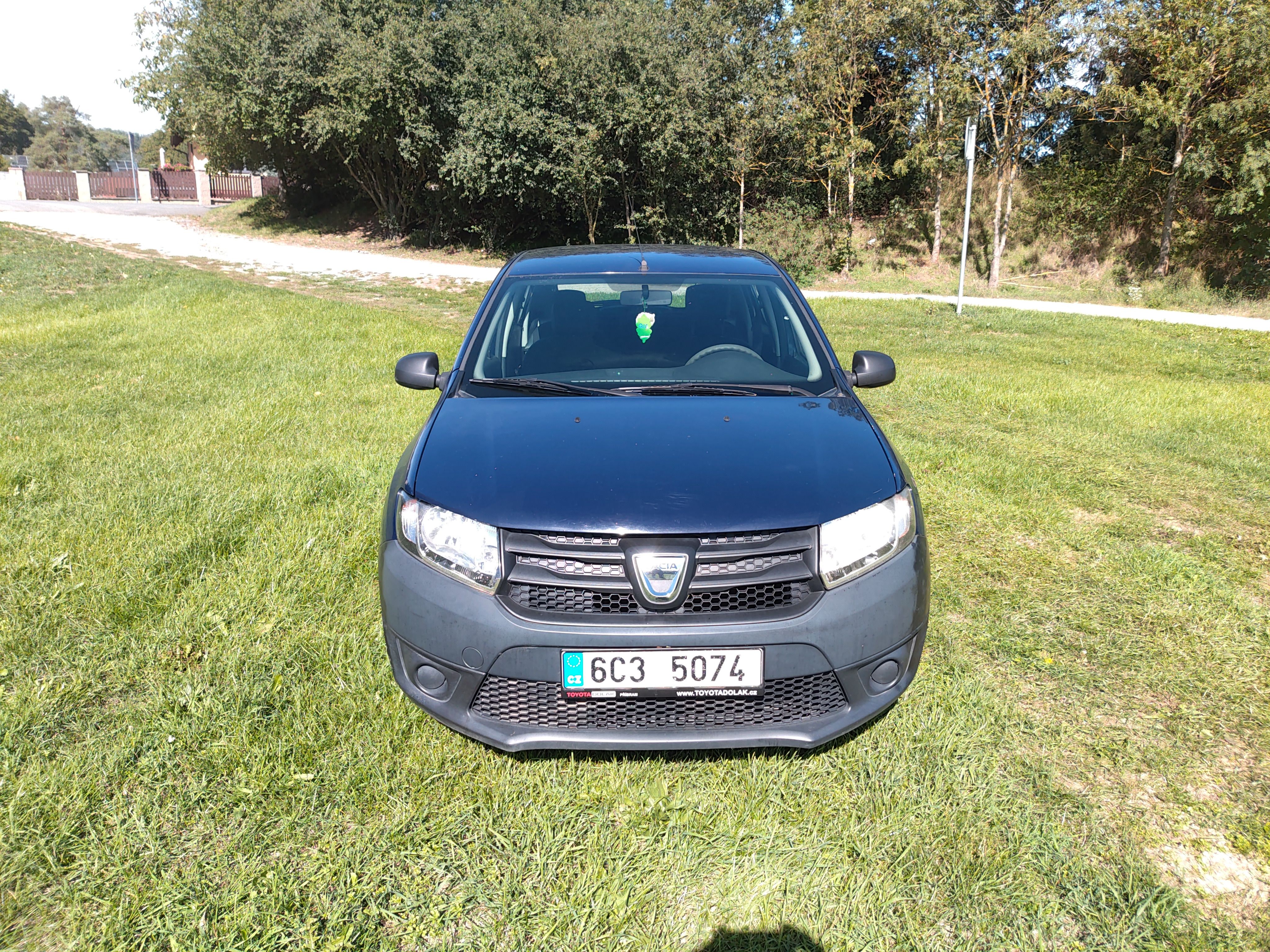Dacia Sandero, Bez investic, sedni a jeď. - fotka 4