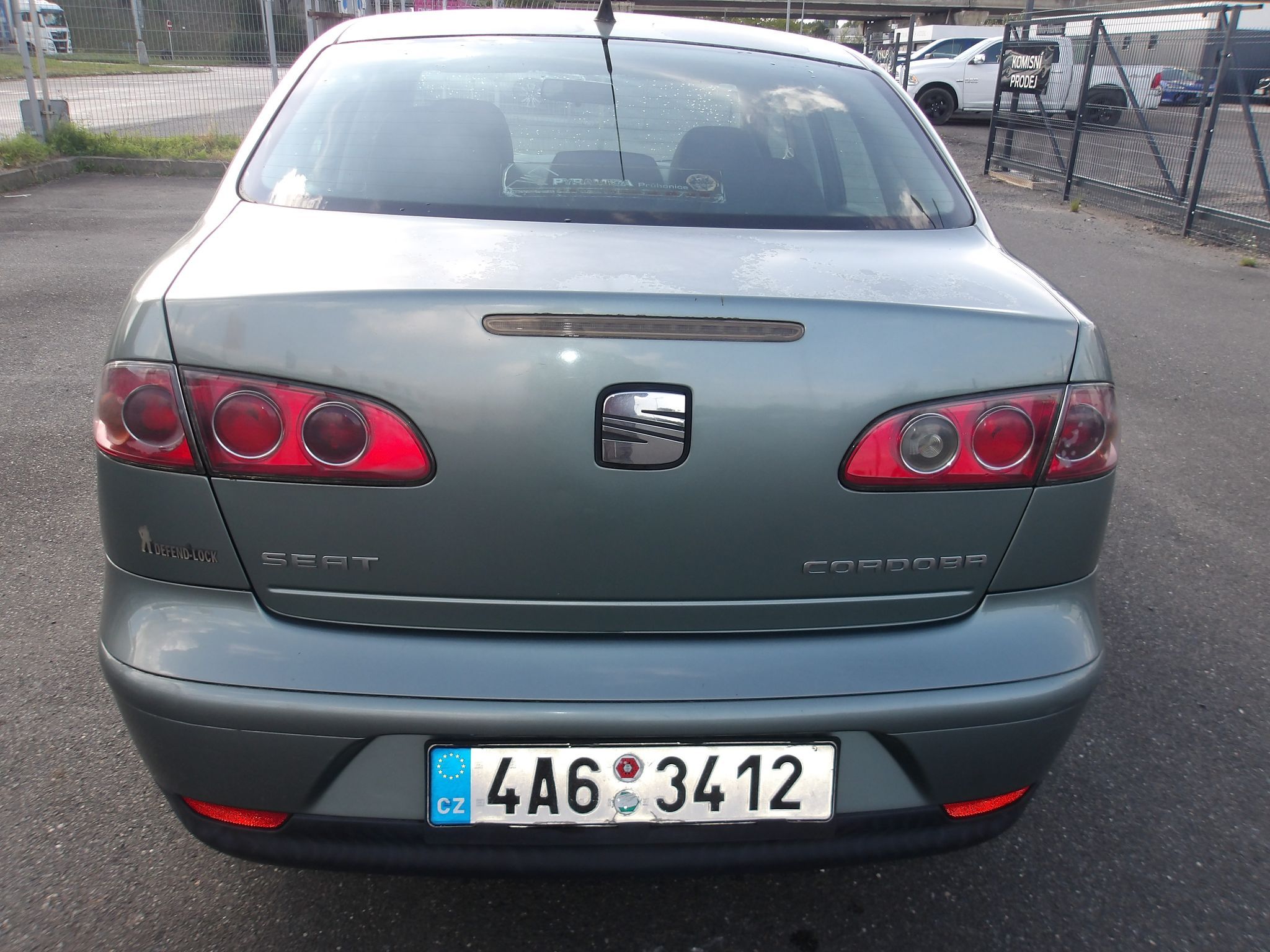 Seat Cordoba, 1,2i ČR 2.MAJITEL ! - fotka 4