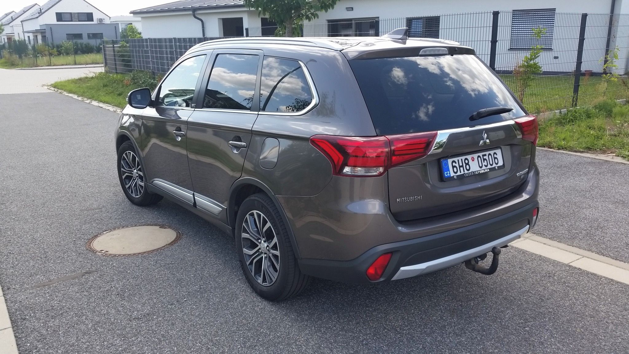 Mitsubishi Outlander, 2.2 DI-D 4x4 původ ČR 7 míst - fotka 5