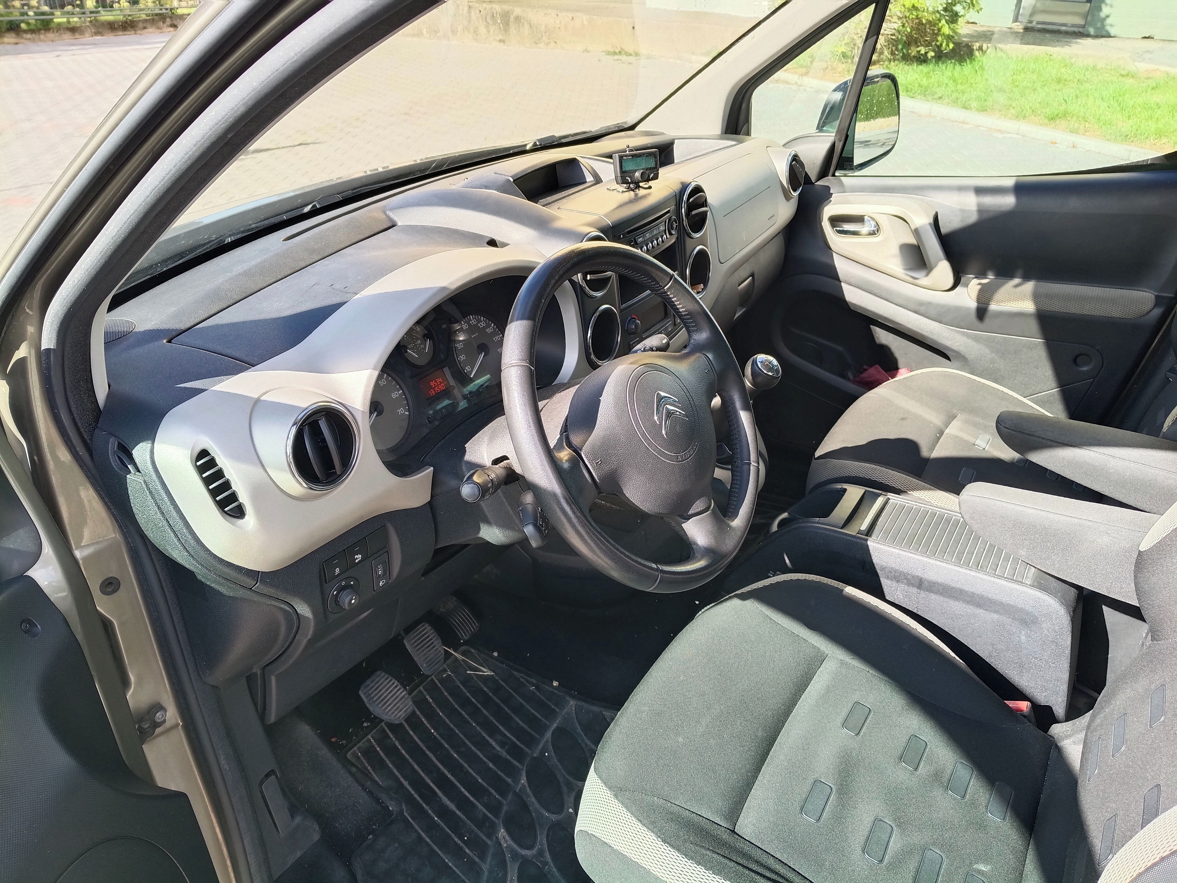 Citroën Berlingo, Citroen Berlingo 1.6HDI - fotka 6