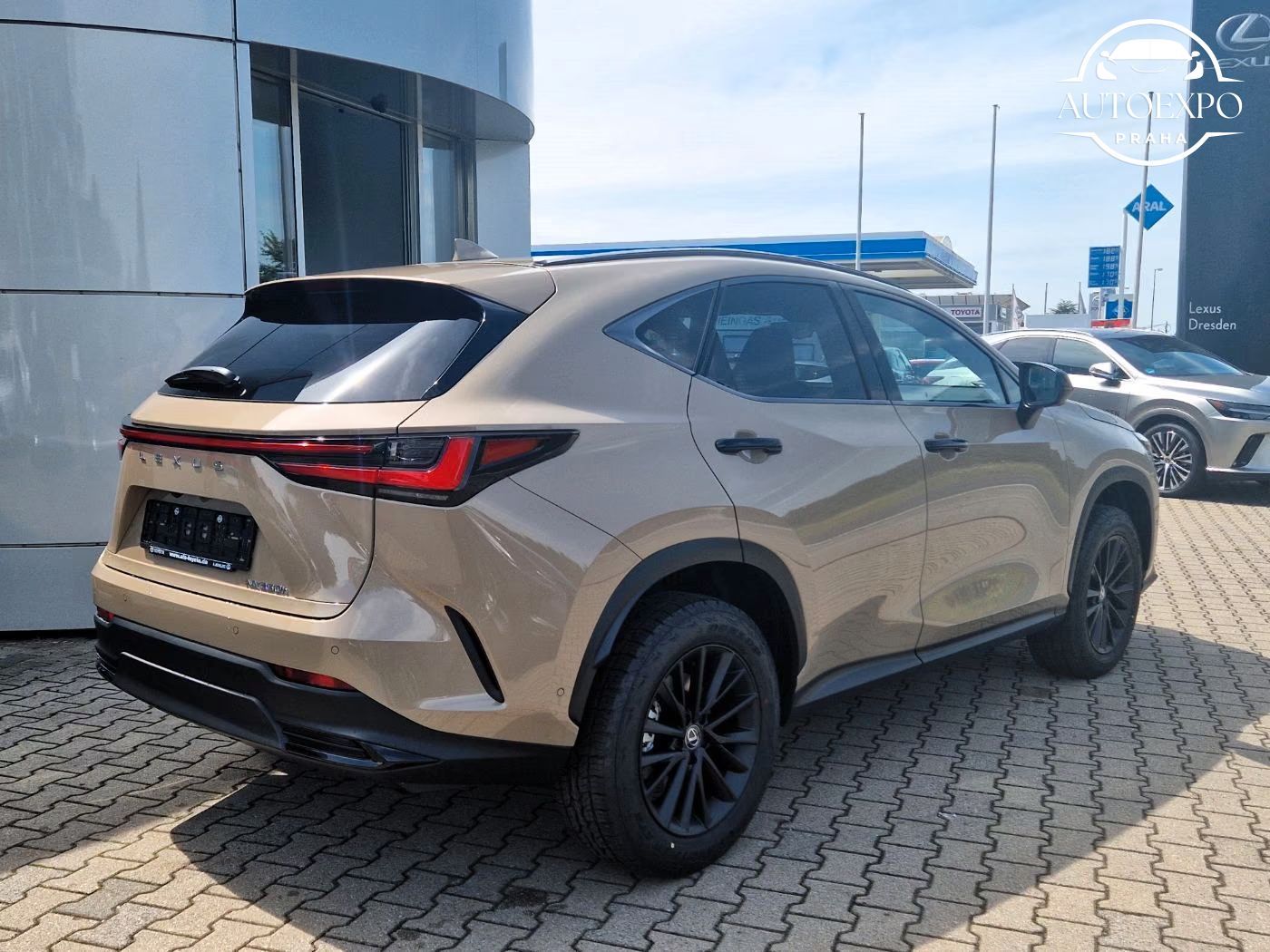 Lexus NX 350h, NX 350 h Overtrail* - fotka 2
