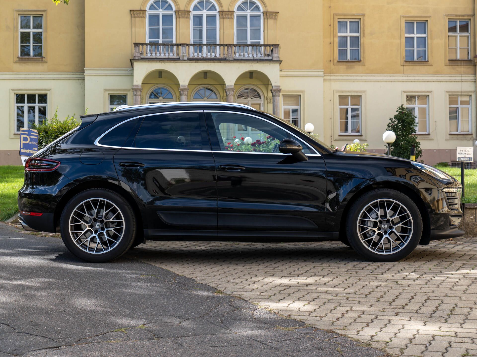 Porsche Macan, S 3.0 V6 Alcantara 1. majitel - fotka 5