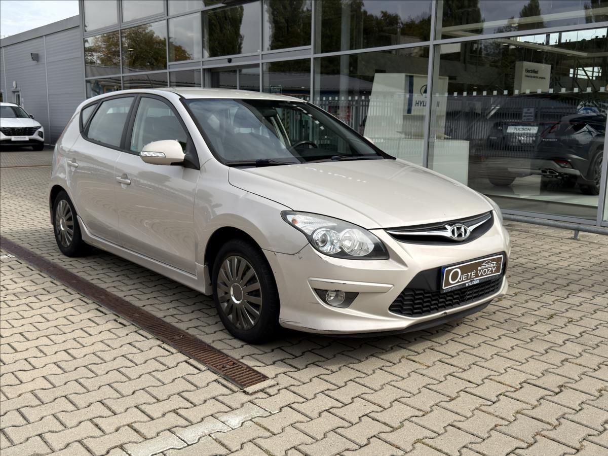 Hyundai i30, 1,4 MPi, MT  Trikolor Plus - fotka 2