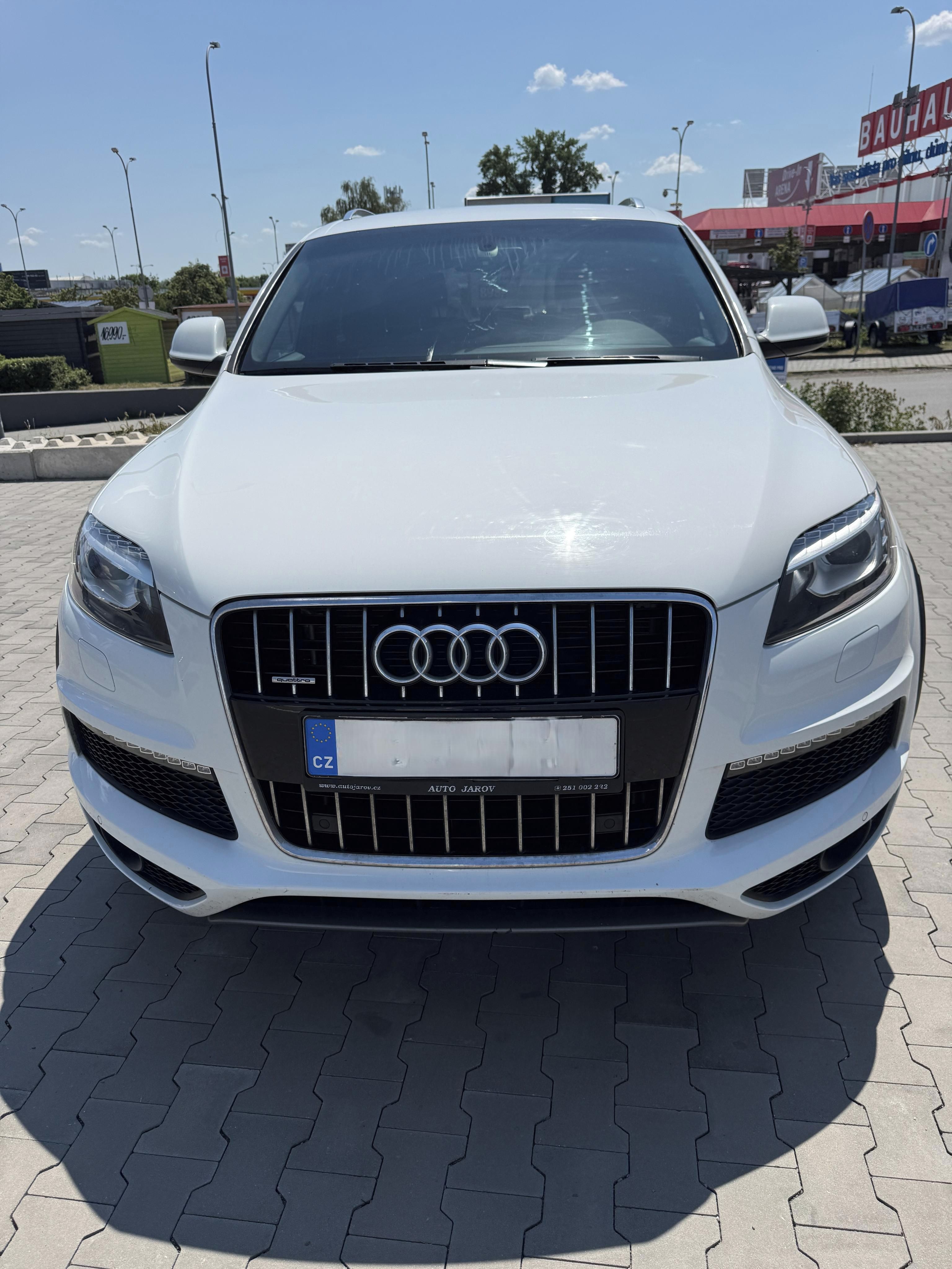 Audi Q7, 7 místná AUDI Q7 - fotka 4
