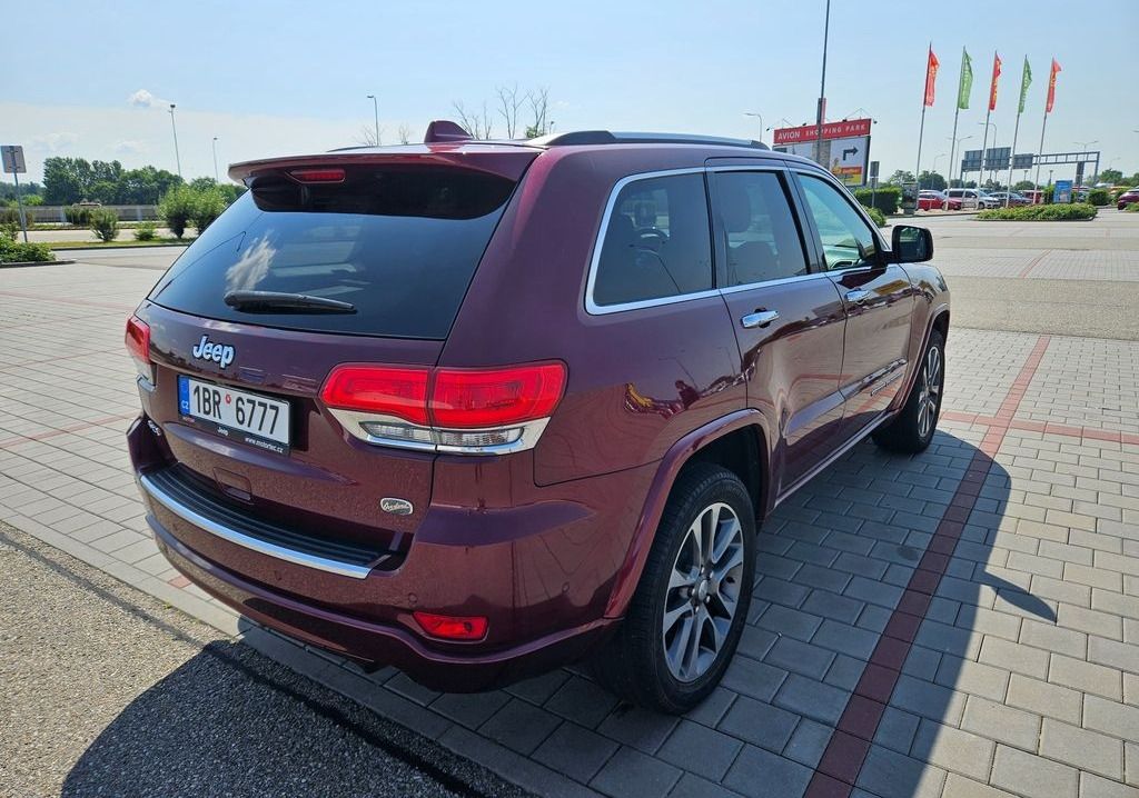 Jeep Grand Cherokee, 5.7L V8 Overland - fotka 2