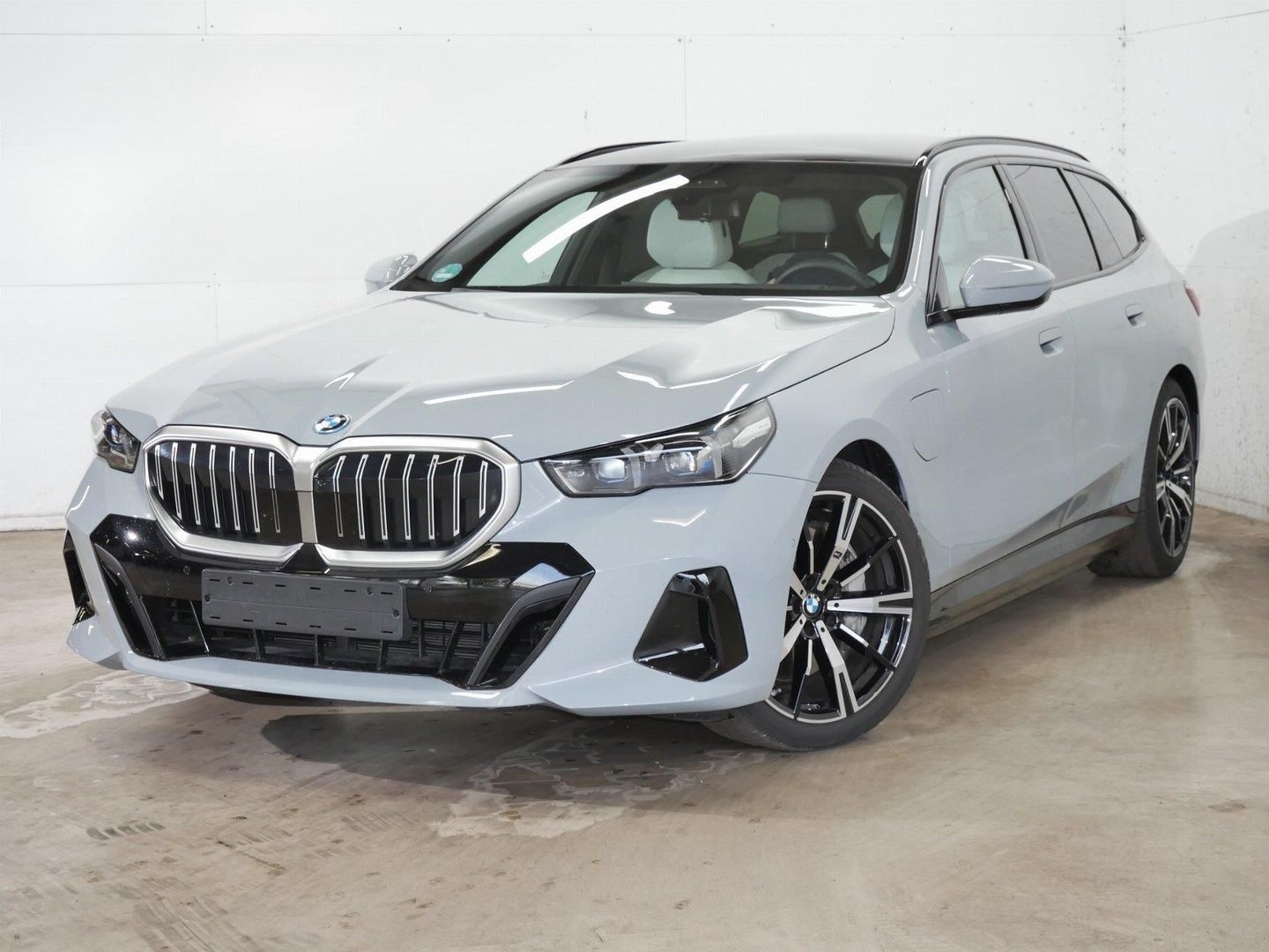 BMW Řada 5, 550e xDrive Touring Tažné