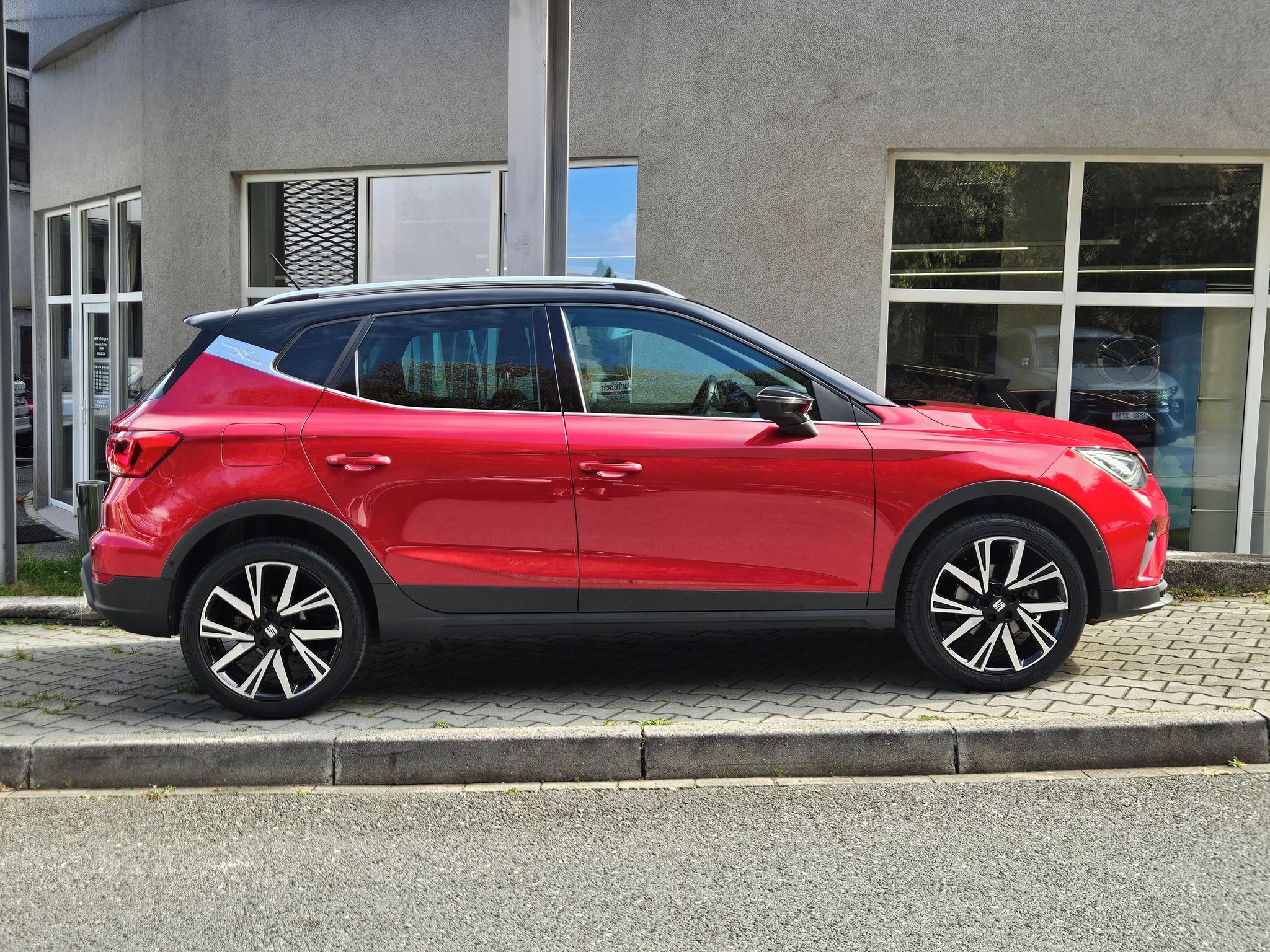 Seat Arona, 1,0 TSI 81kW, FR, 1.maj., ČR - fotka 6