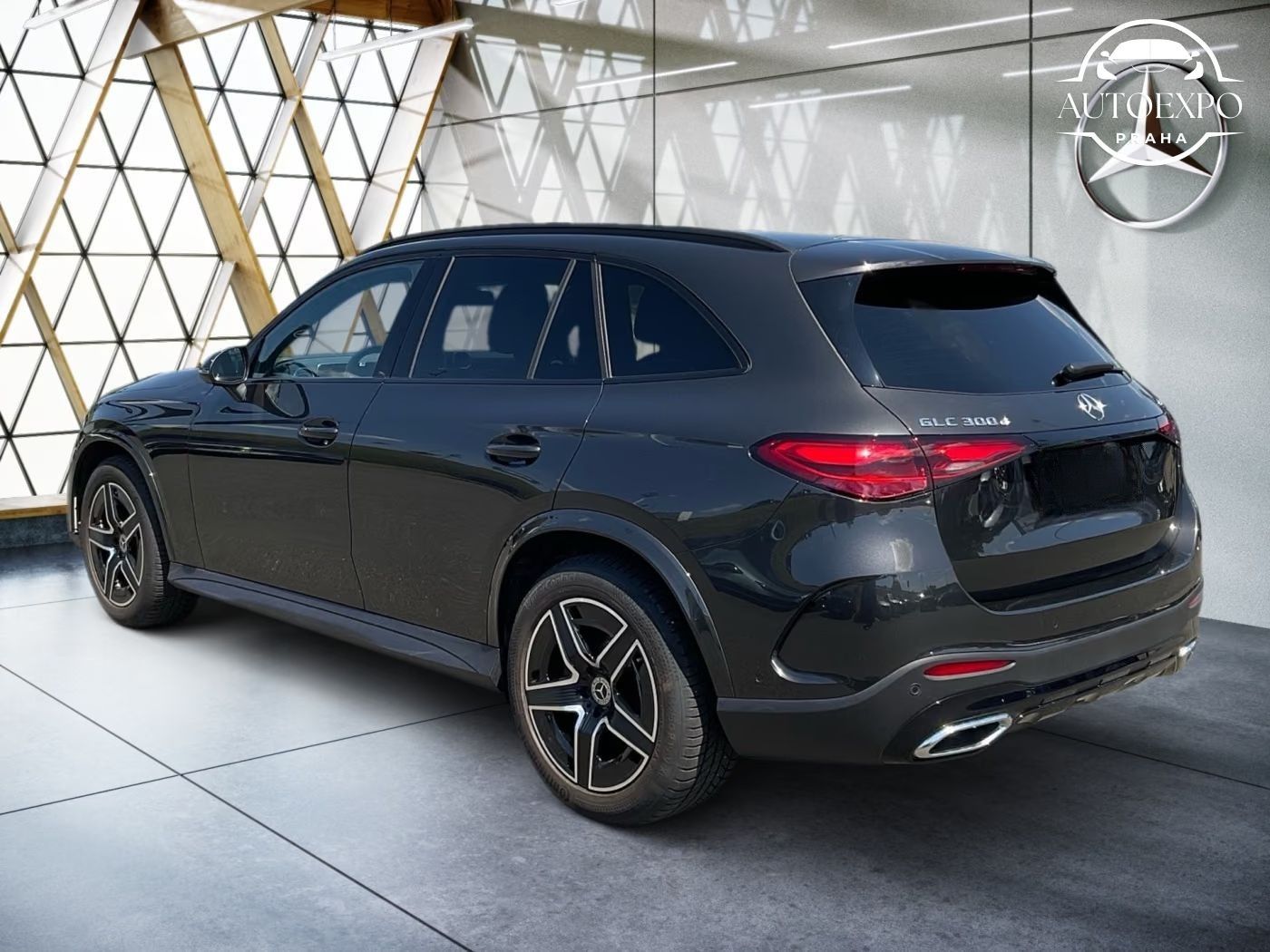 Mercedes-Benz GLC, 300d 4MATIC AMG Night* - fotka 6