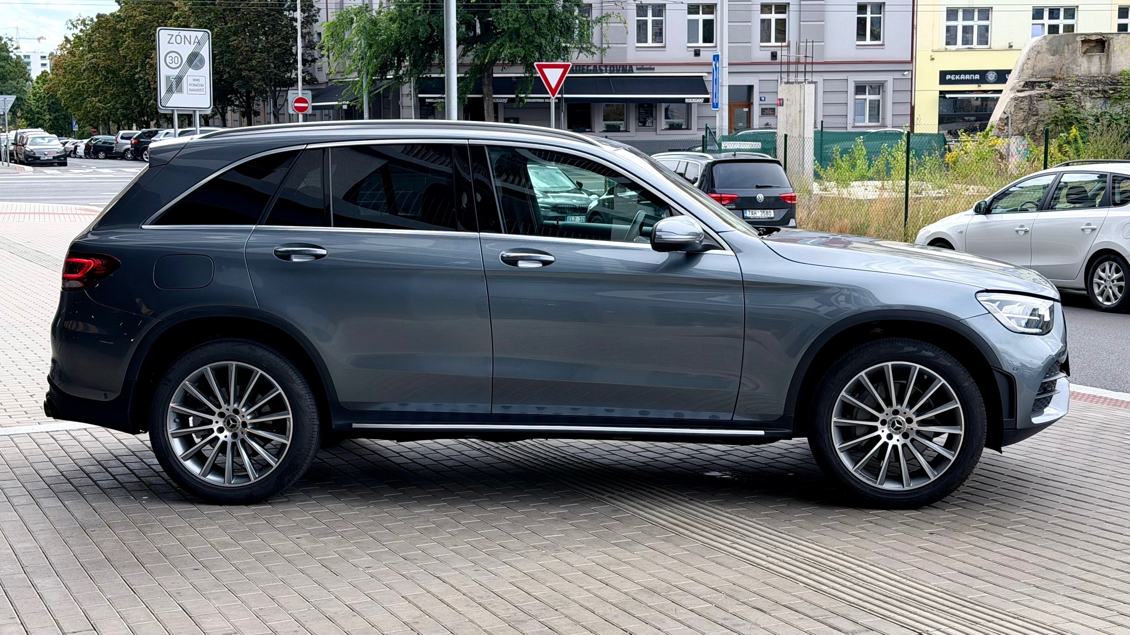 Mercedes-Benz GLC, Mercedes-Benz GLC AMG 2020 85K - fotka 5