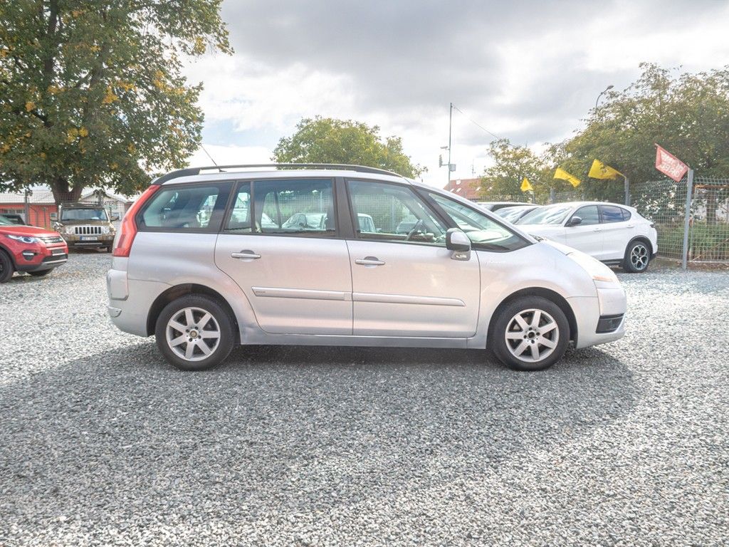 Citroën Grand C4 Picasso, ČR 1.6HDI 80KW – 7SEDADEL - fotka 4