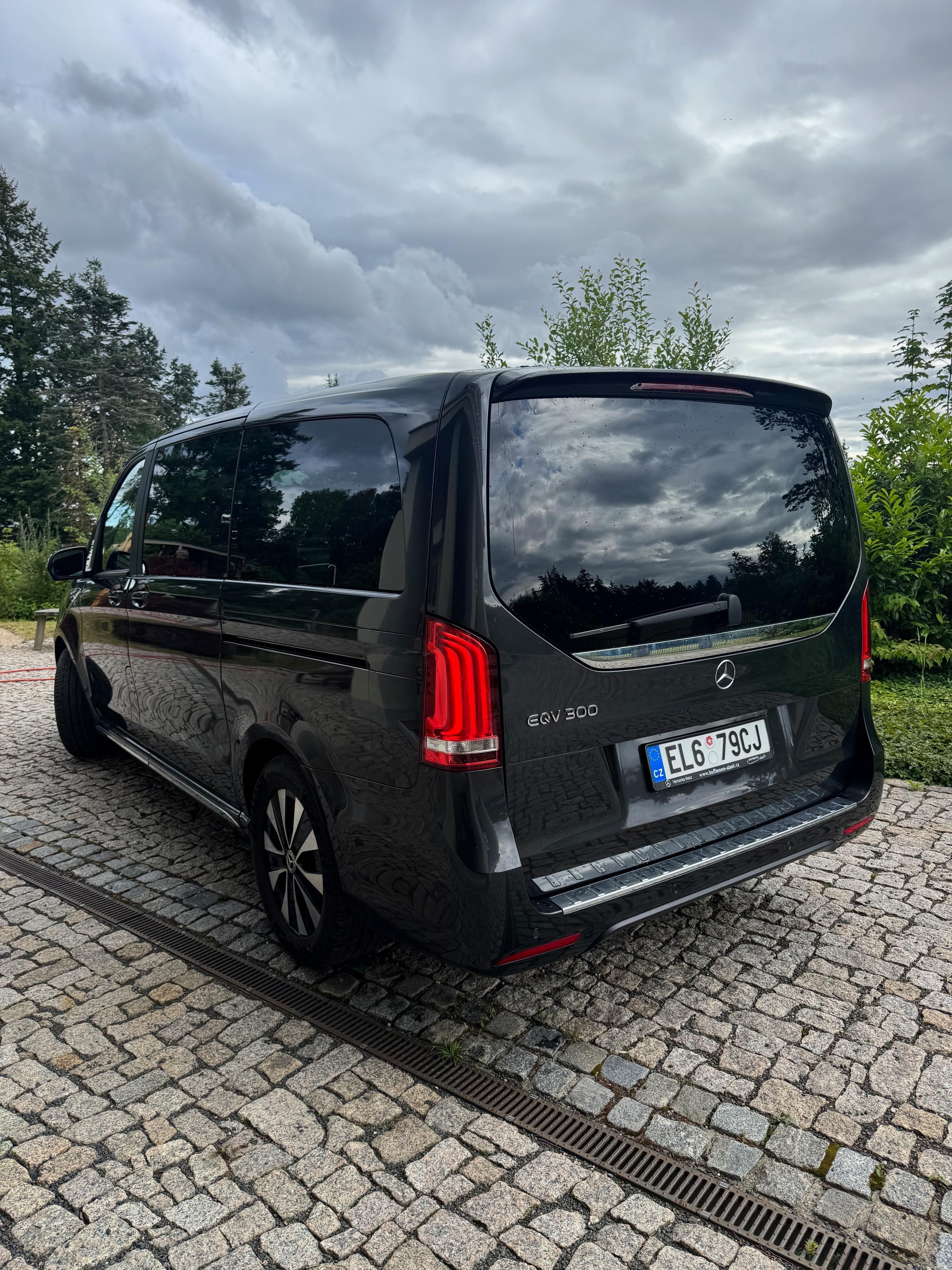 Mercedes-Benz EQV, 300 L, 7 míst, ČR, 1. maji - fotka 4