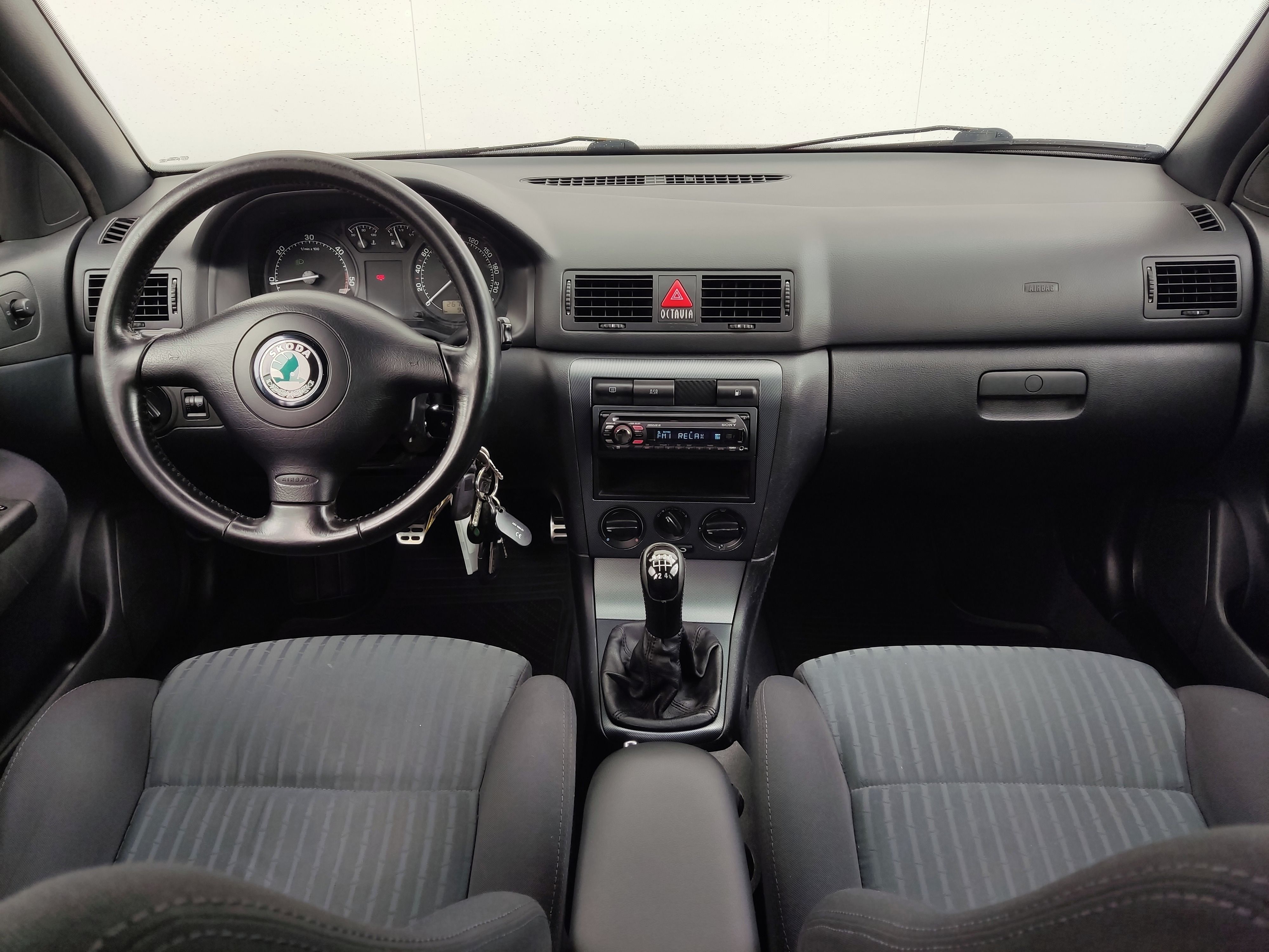 Škoda Octavia, Combi 1.9 TDI 74 kW Tour Sport - fotka 5