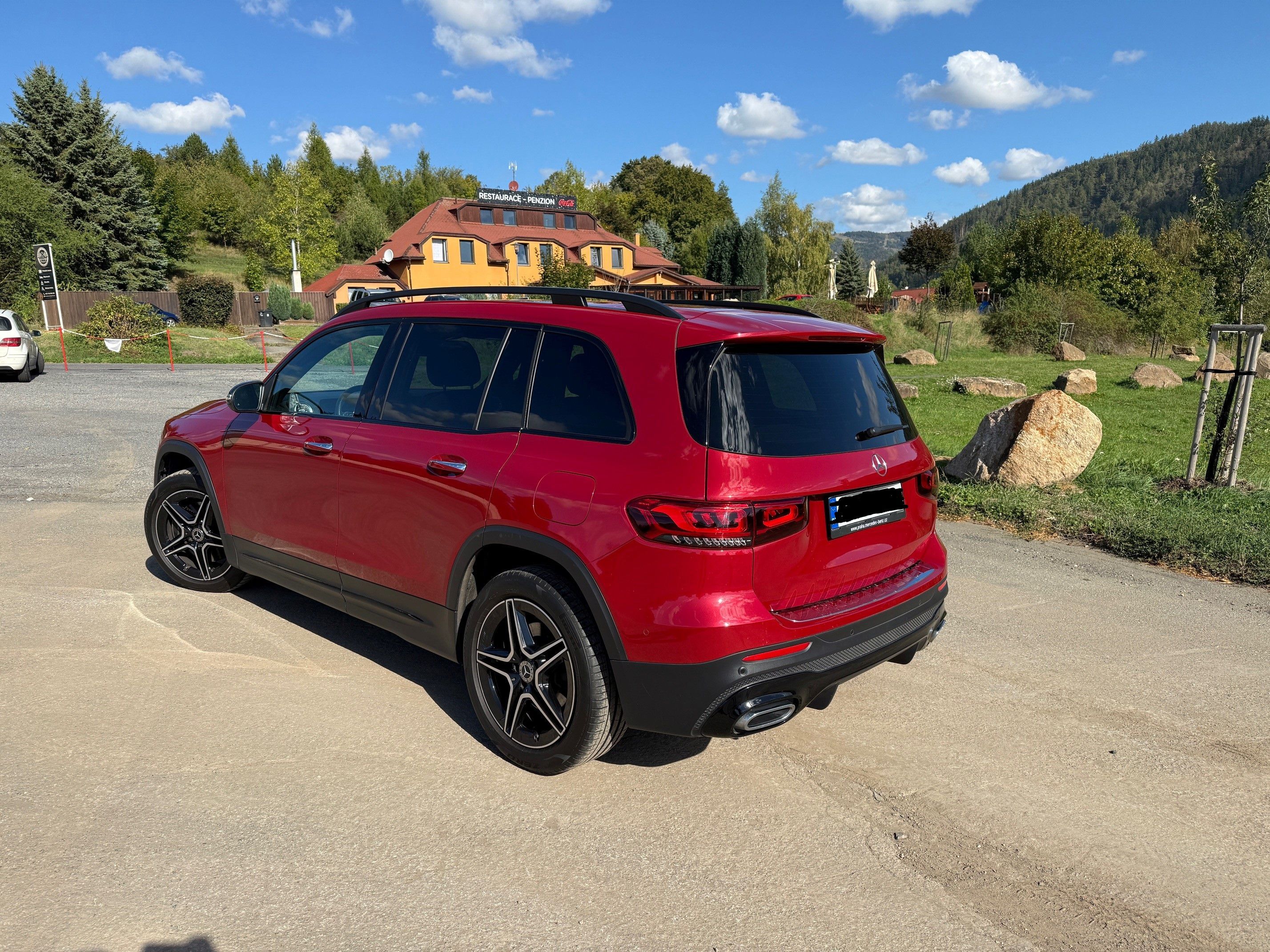 Mercedes-Benz GLB, AMG paket - fotka 4