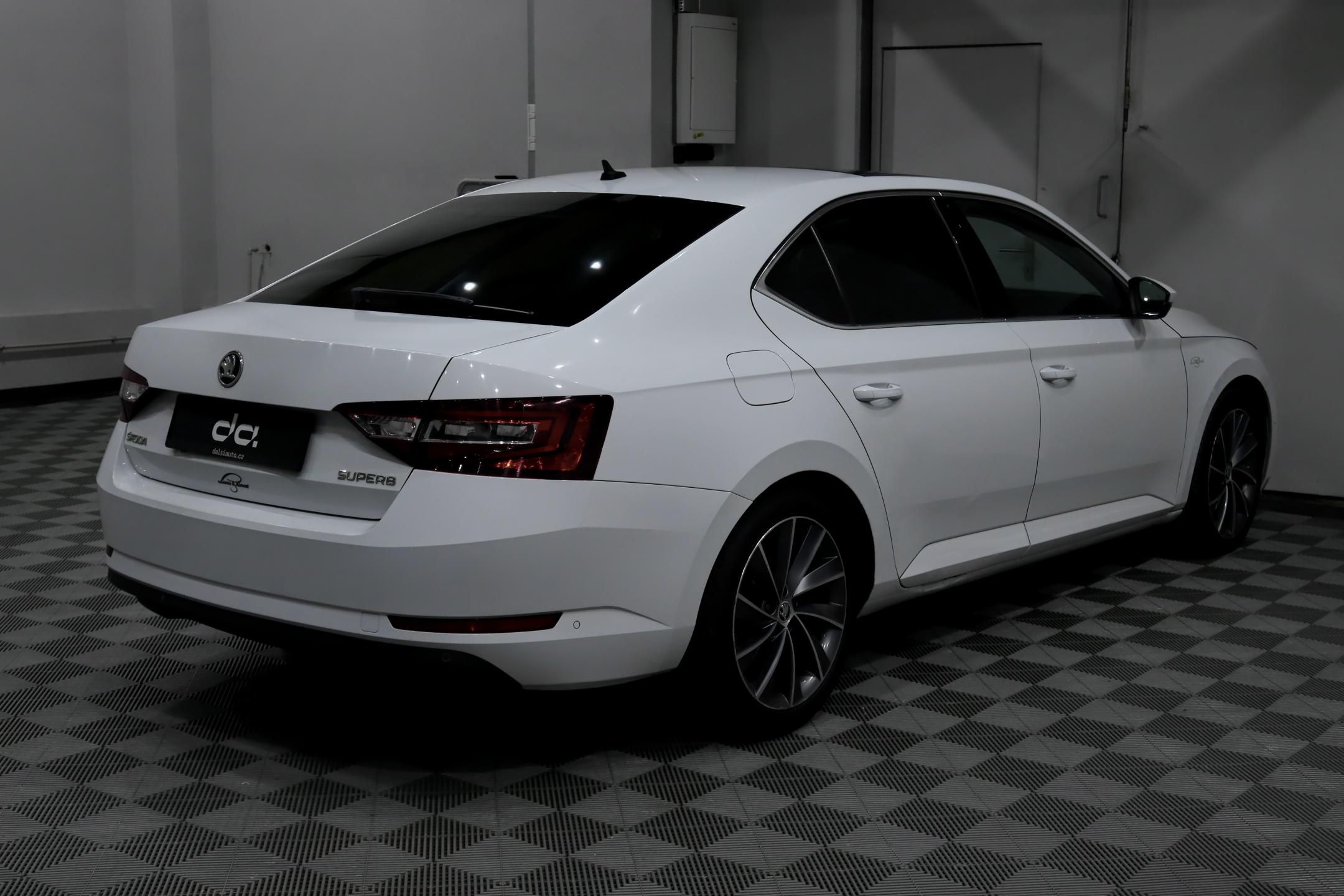 Škoda Superb, 3 2.0 TDI 140 kW DSG L&K - fotka 5
