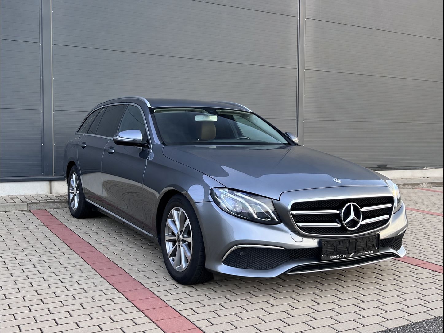 Mercedes-Benz Třídy E, 220d Business-P.KAMERA-TAŽNÉ.Z - fotka 3