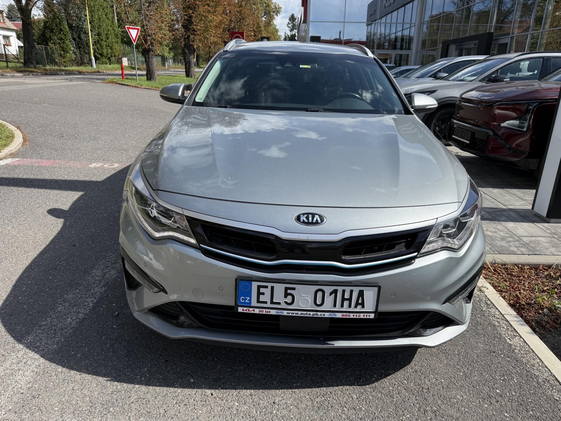 Kia Optima, 2.0 PHEV 113kw - fotka 2
