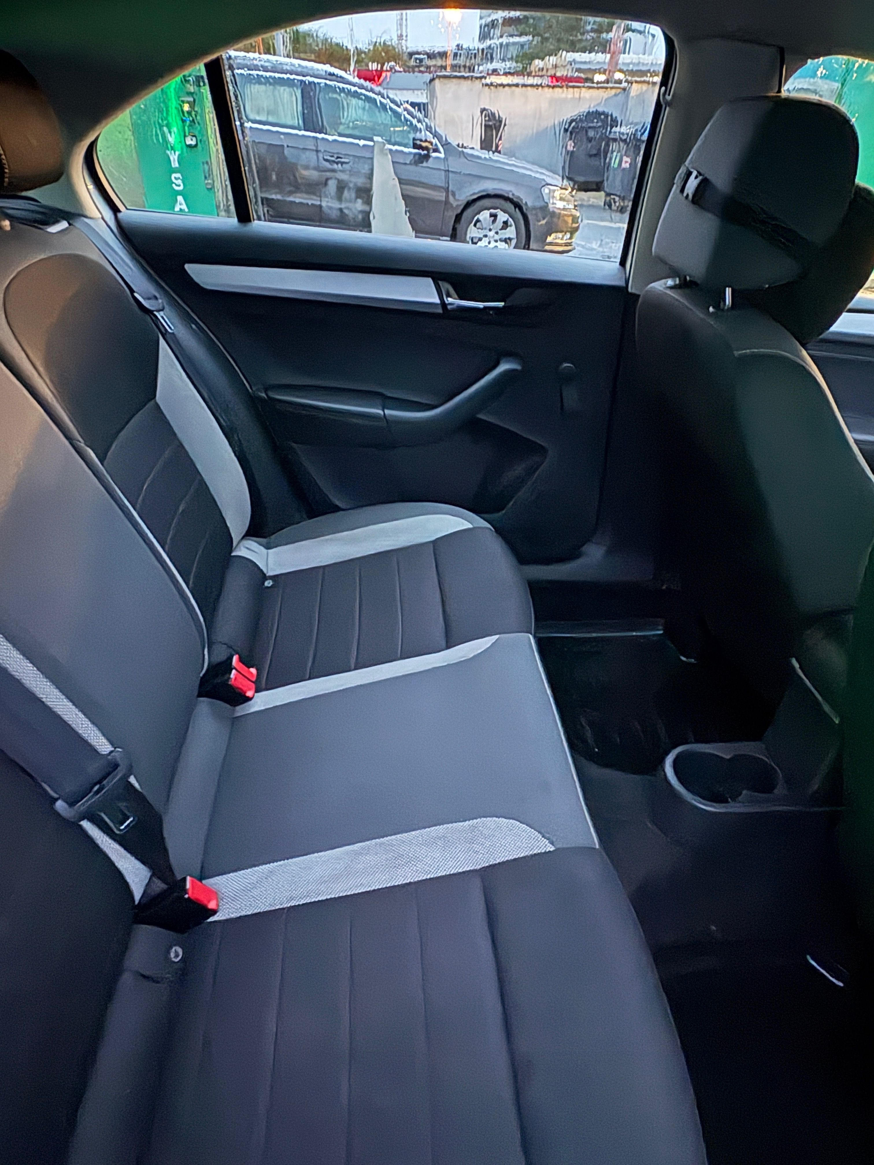 Škoda Rapid, Škoda Rapid 1.6 TDi 85 kw - fotka 4