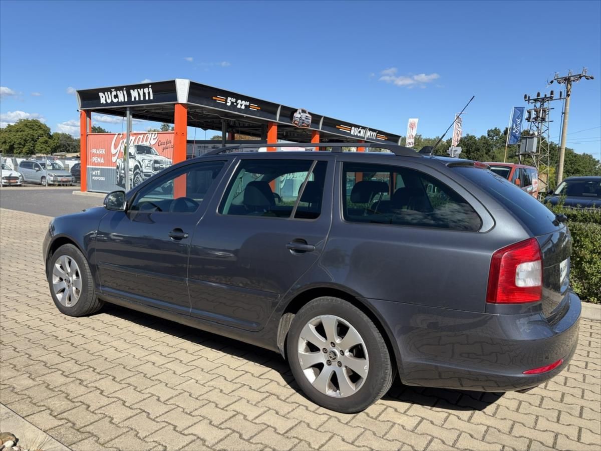 Škoda Octavia, 2,0 TDI  XENONY - fotka 5