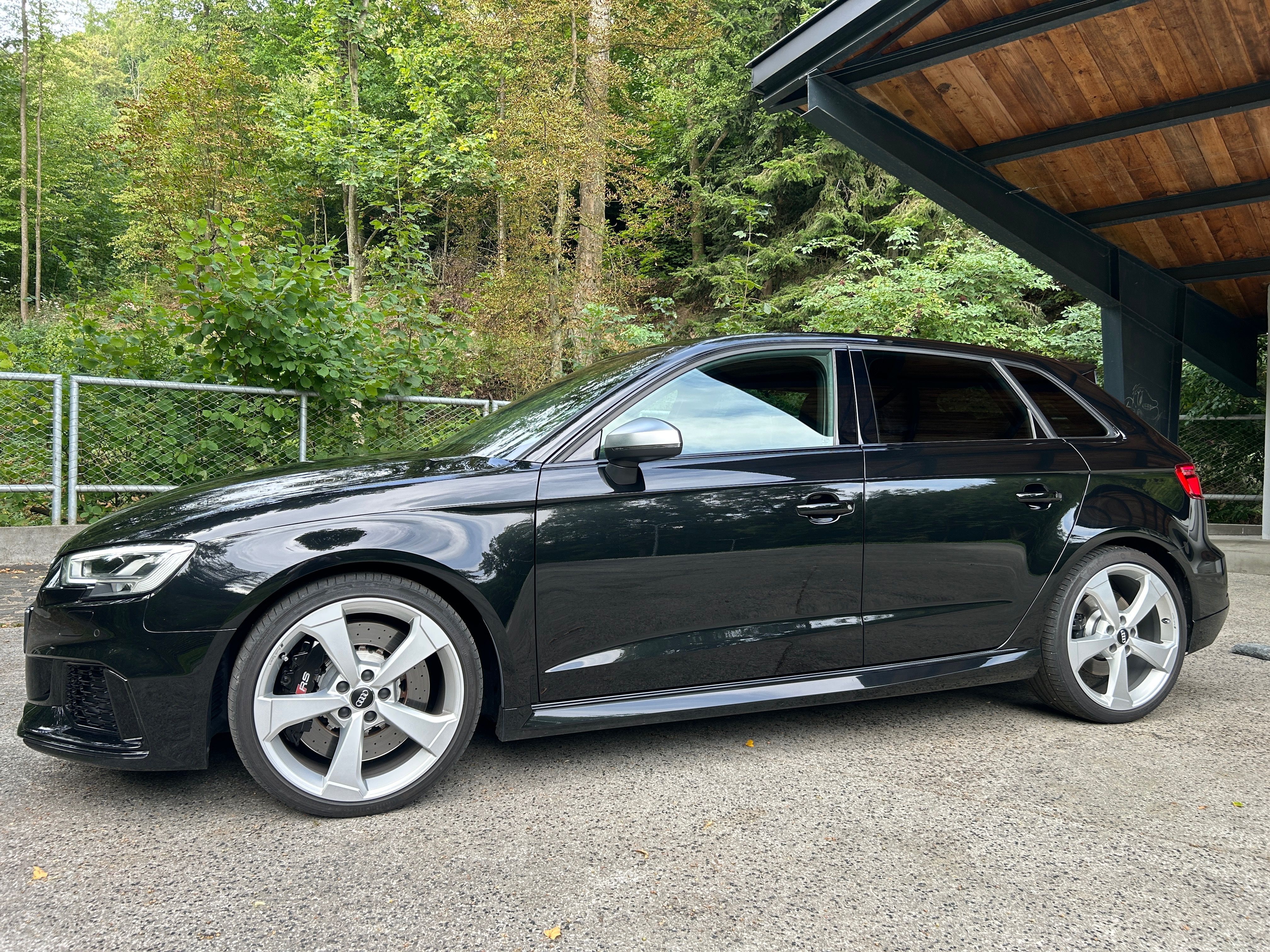 Audi RS3, Nehavarovane,Top.69tisic km - fotka 4