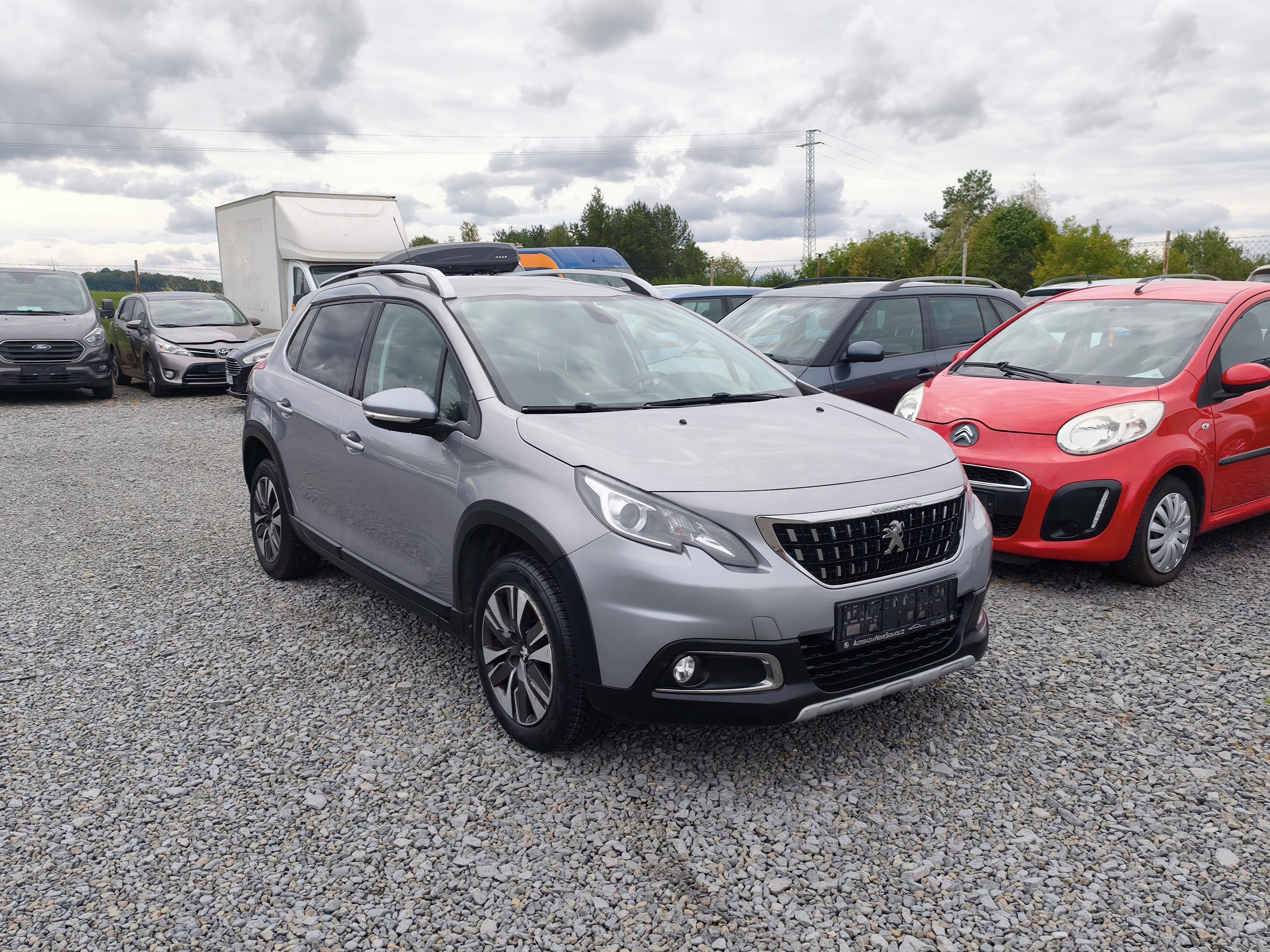 Peugeot 2008, 1.2 PT AT Kůže, Navi, Klima - fotka 4