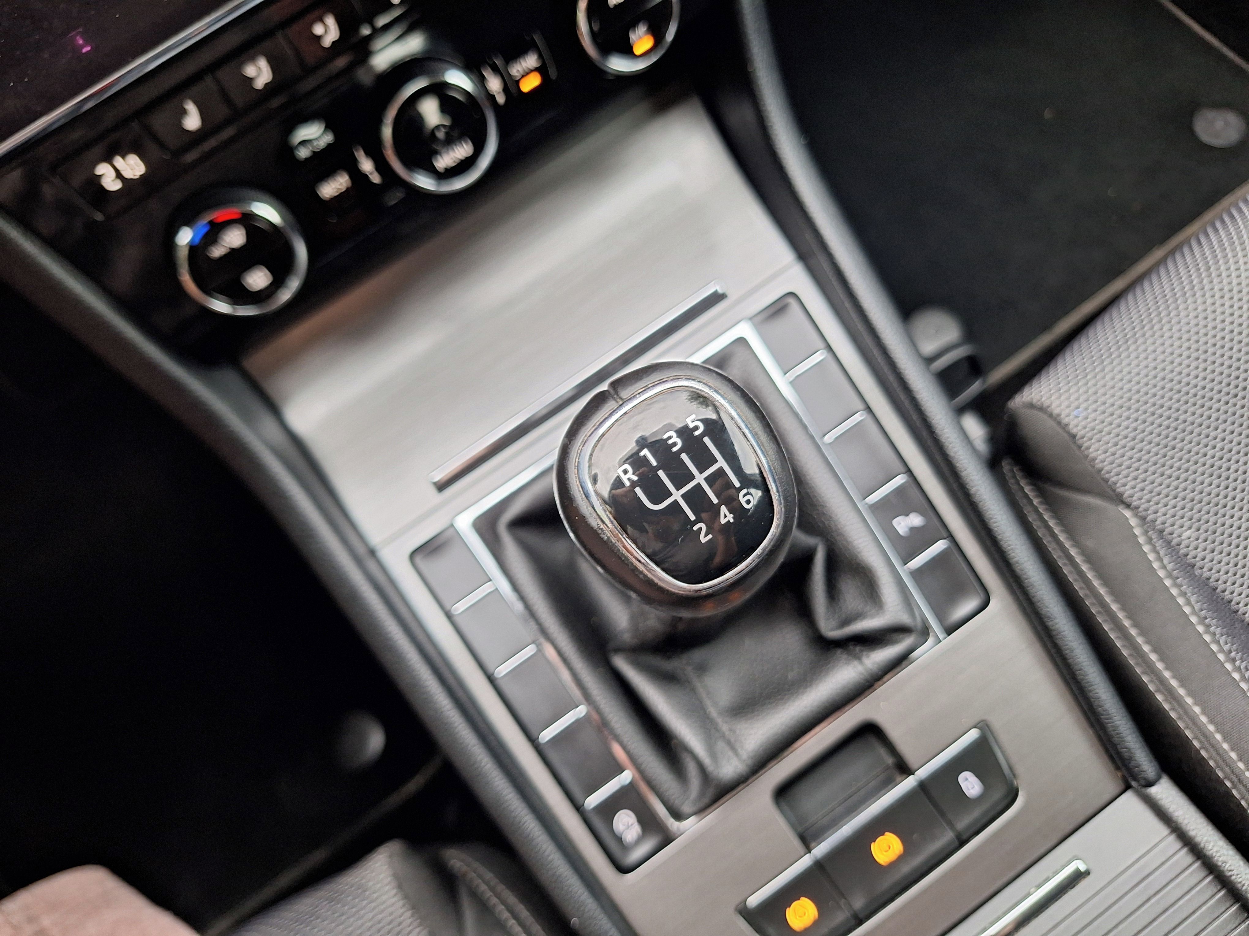 Škoda Superb, 2.0TDi 110kW 1.MAJ. ČR CEBIA - fotka 4