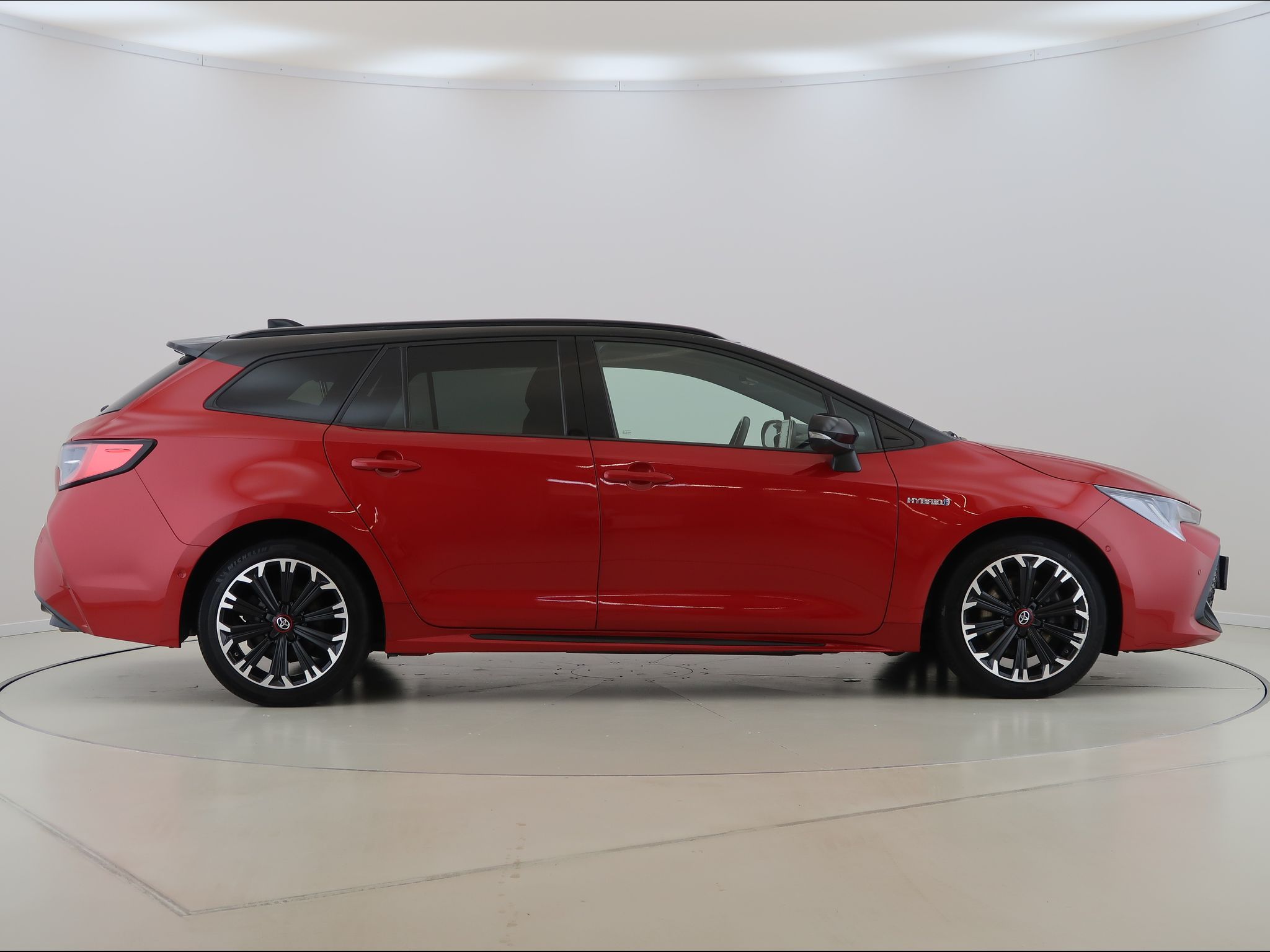Toyota Corolla, 2.0Hybrid,112KW,GR SPORT,CZ,1M - fotka 4