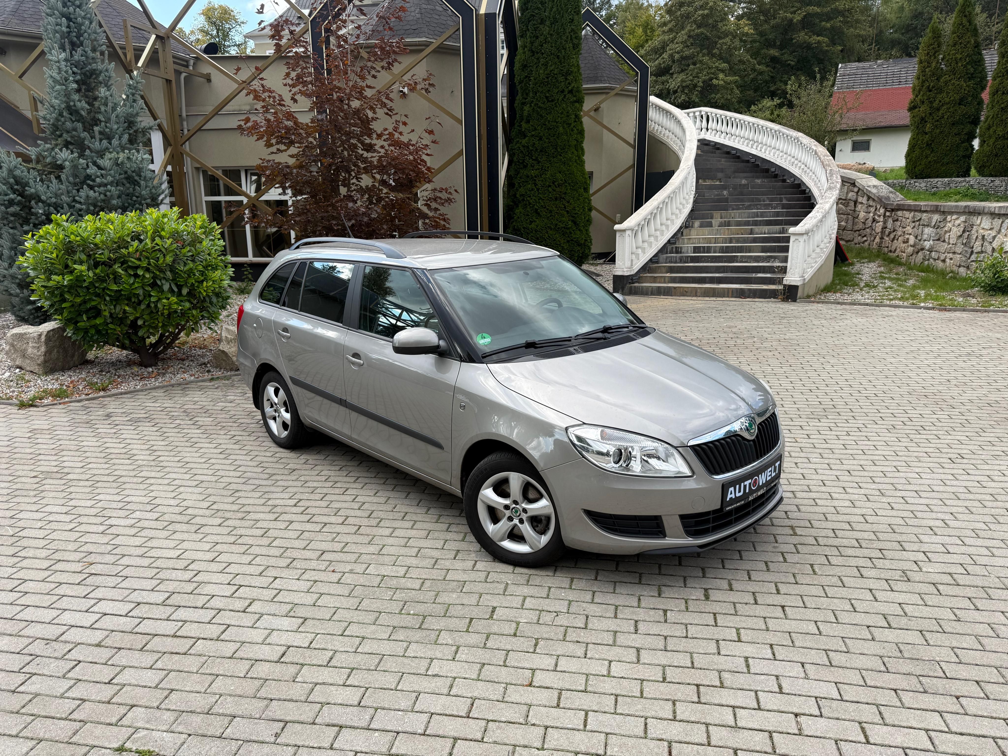 Škoda Fabia, II FL COMBI 1.6 TDi FAMILY/STK - fotka 2